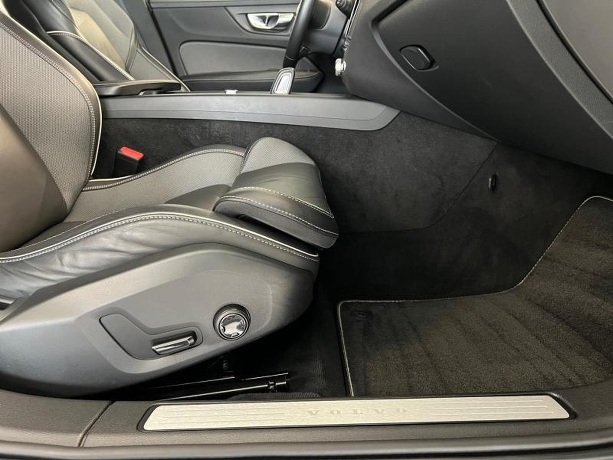 Volvo V60 R-Design (2021) - Foto 13