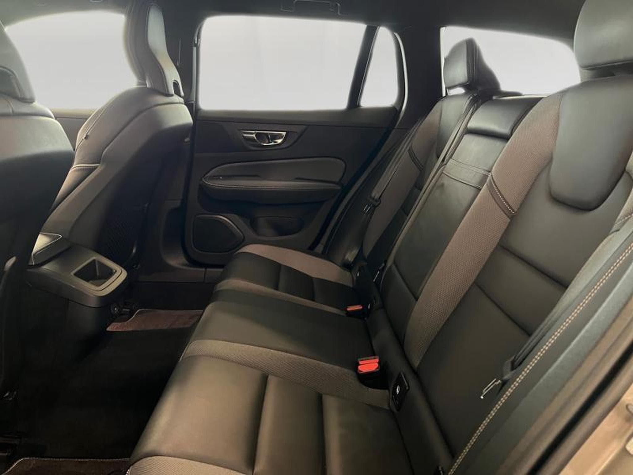 Volvo V60 R-Design (2021) - Foto 17