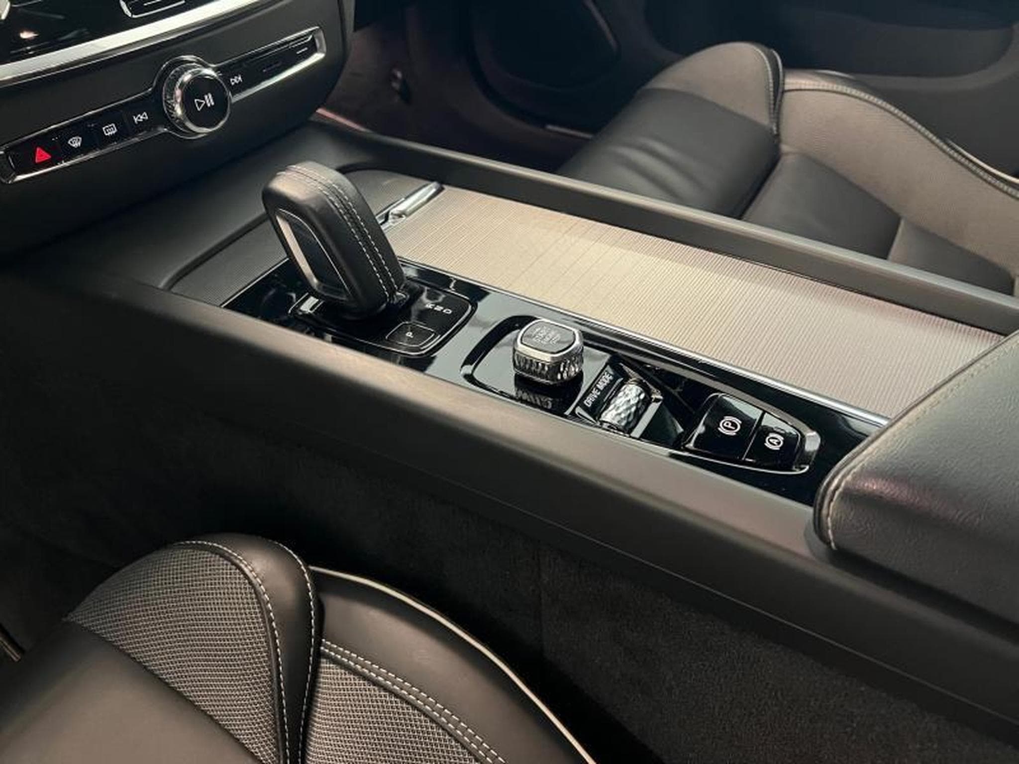 Volvo V60 R-Design (2021) - Foto 8