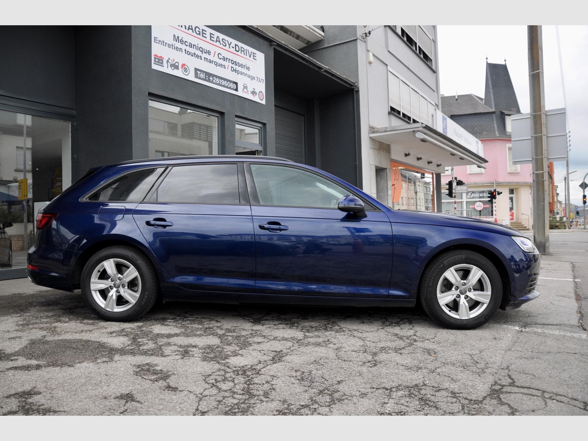 Audi A4 Avant 40 TFSI (2019) - Photo 2