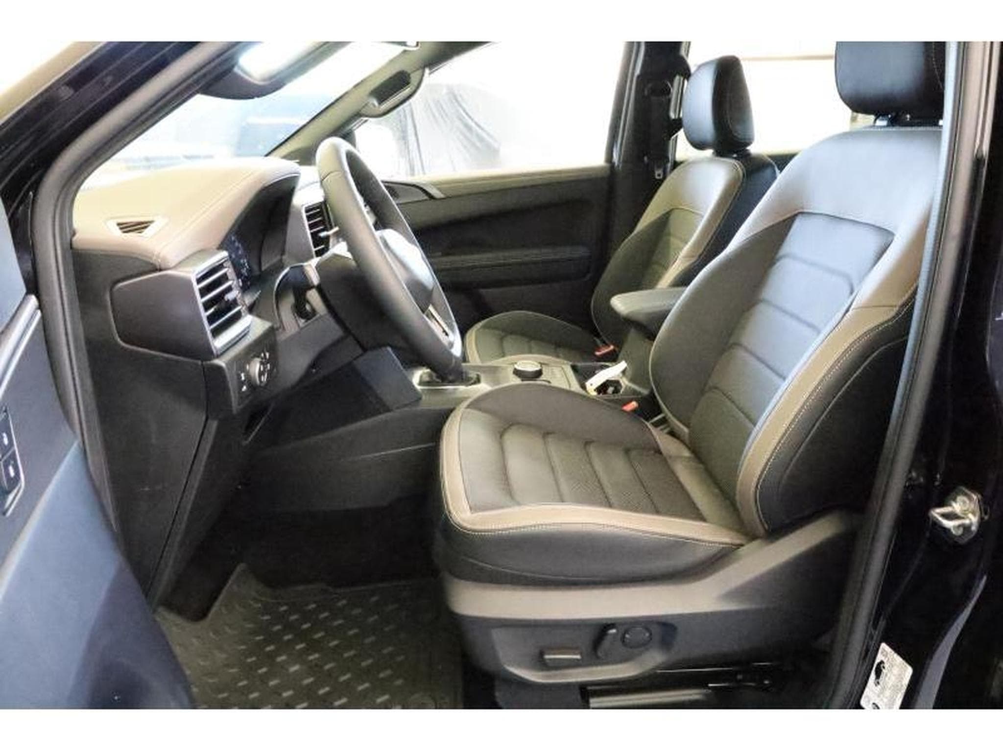 VW Amarok DC AVENTURA A10 4X4 (2025) - Foto 11