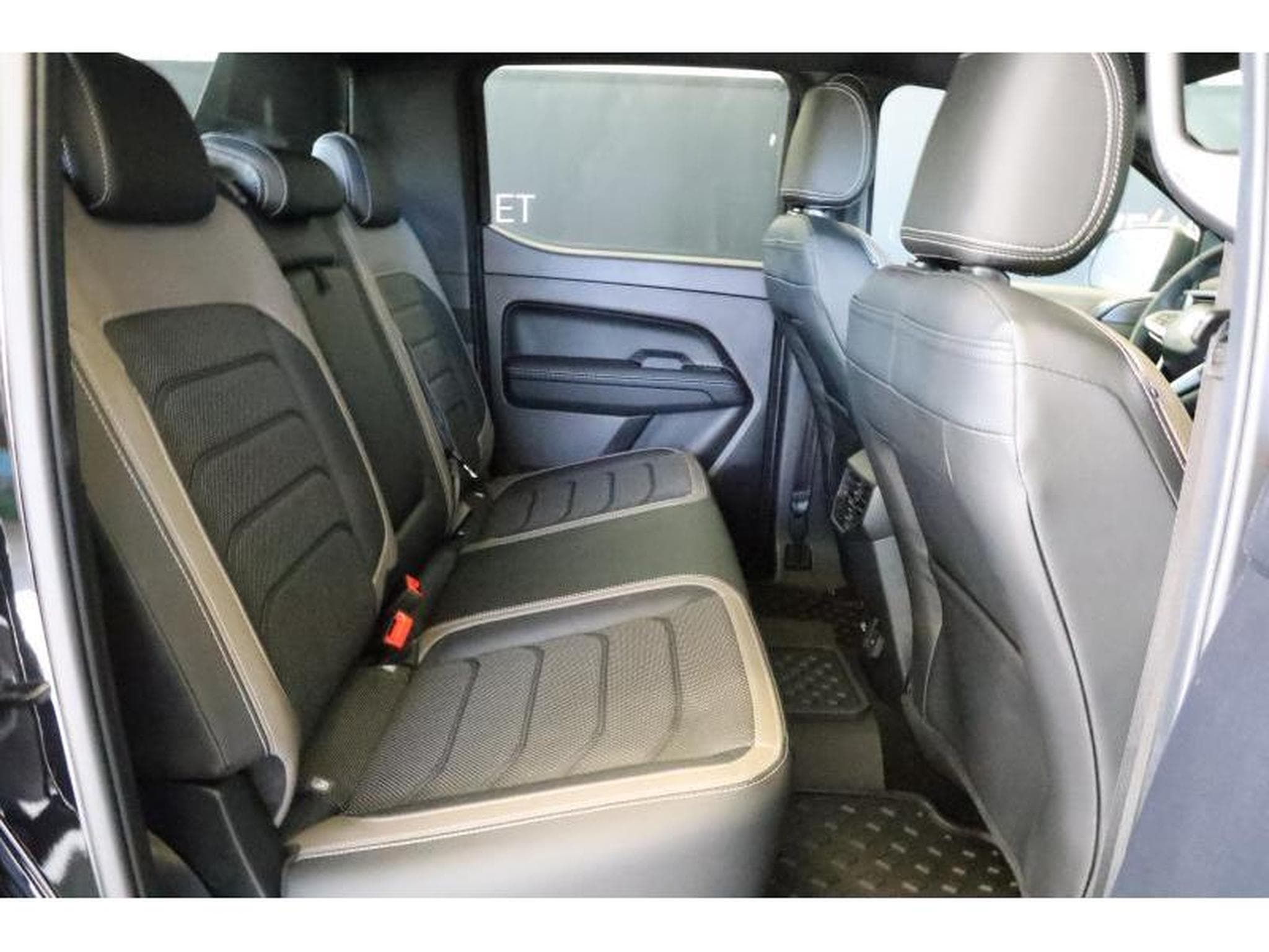 VW Amarok DC AVENTURA A10 4X4 (2025) - Foto 8