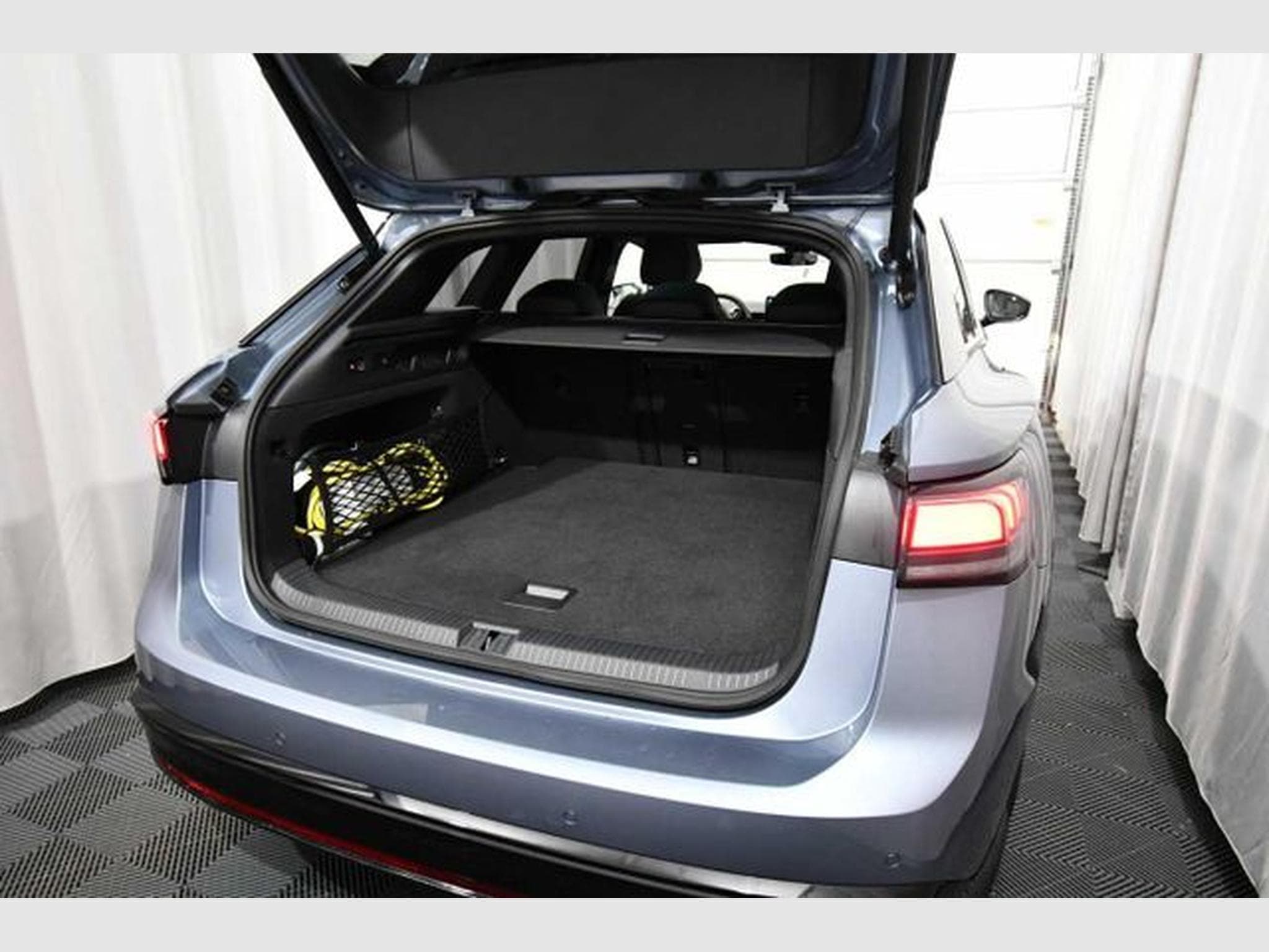 VW ID.7 ID.7 Tourer Pro, WP, AHK, DCC, 19', Area View, S (2024) - Foto 4