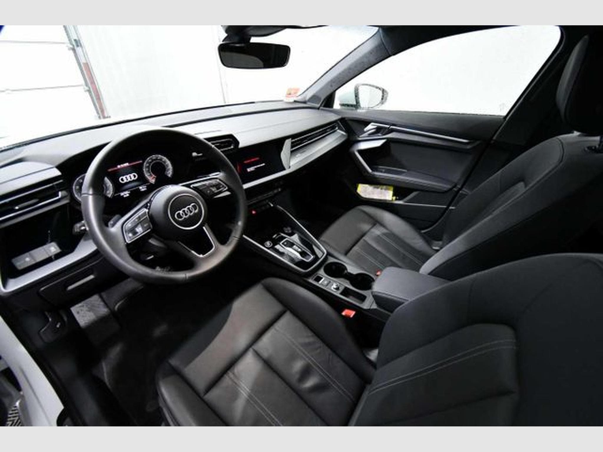 Audi A3 A3 Sportback 35 TFSI S line, MMI+, AVC+, 17', R- (2024) - Photo 5