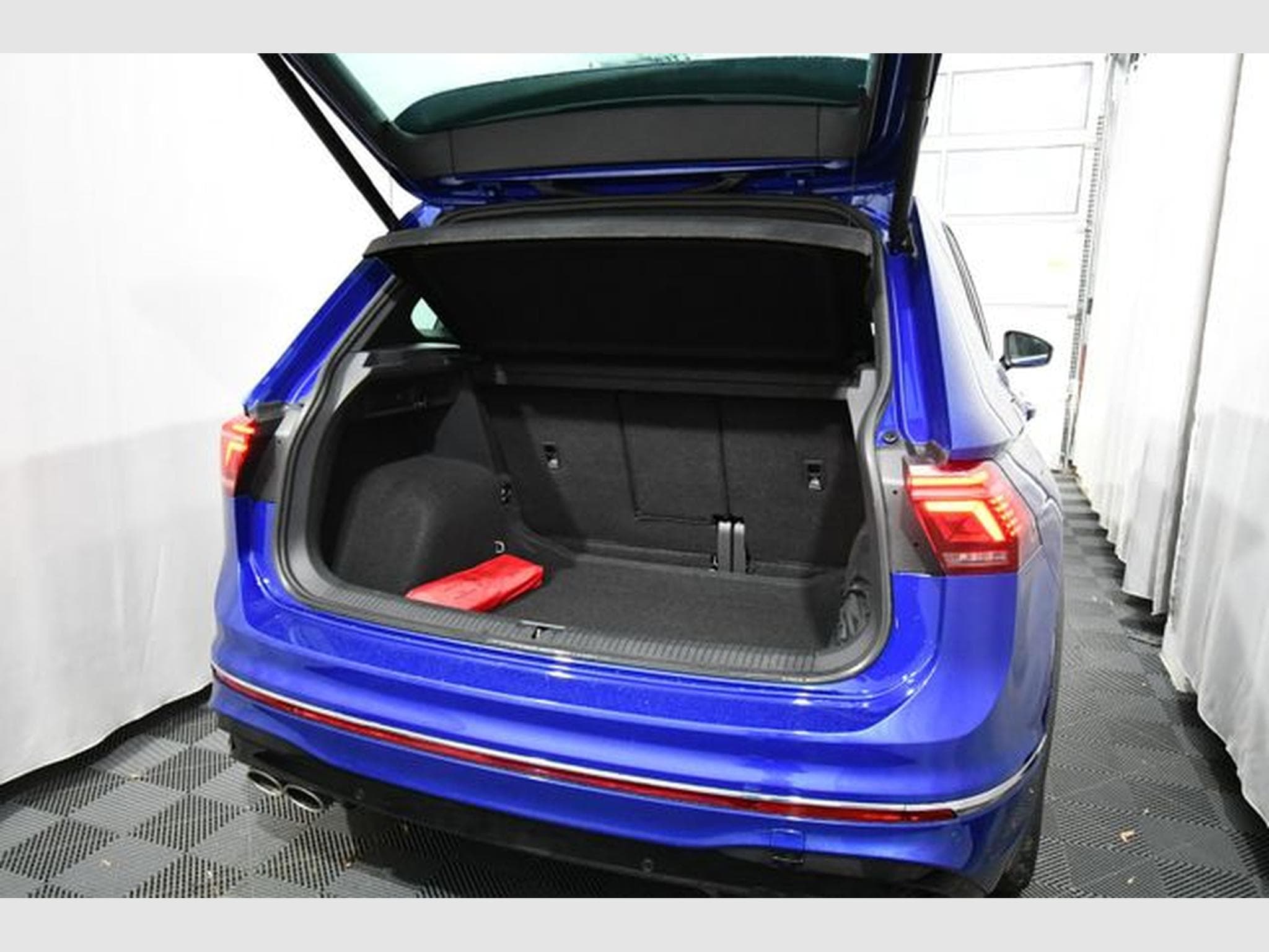 VW Tiguan Tiguan R 4Motion, 2-fach Pano., 20", DCC, R-View (2023) - Foto 4