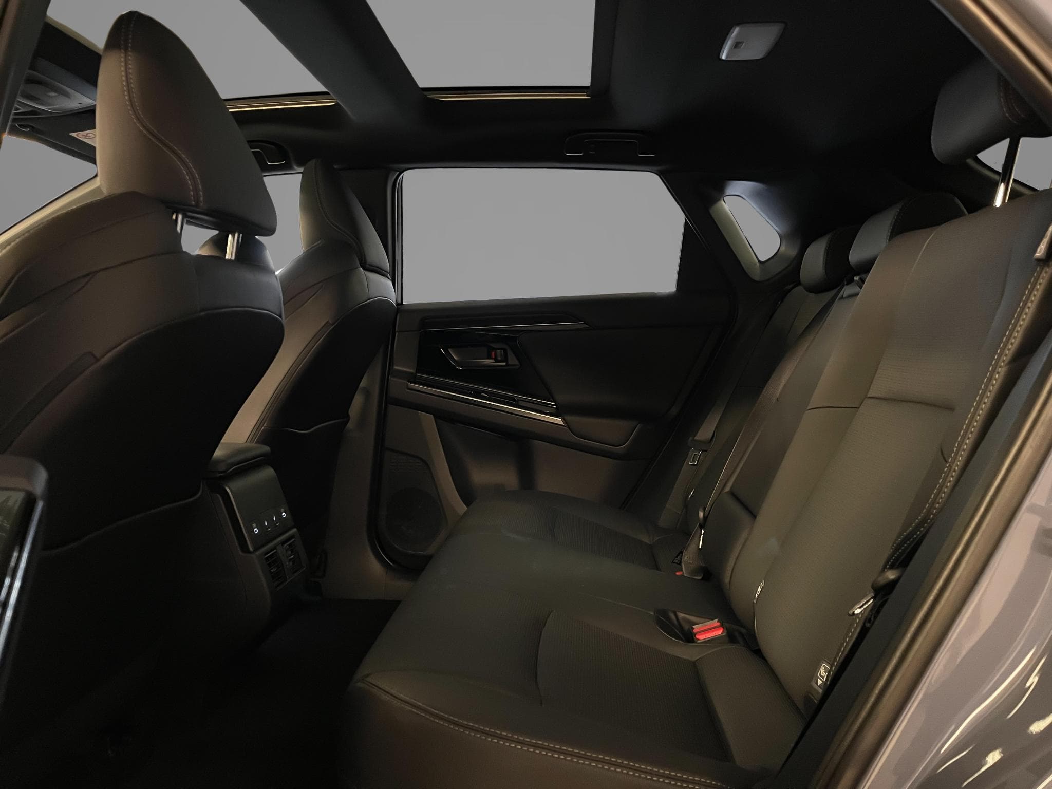 Subaru Solterra EV Sky Package 2 Tone (2024) - Photo 8