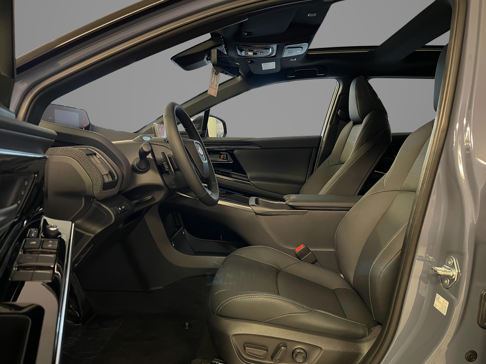 Subaru Solterra EV Sky Package 2 Tone (2024) - Photo 7