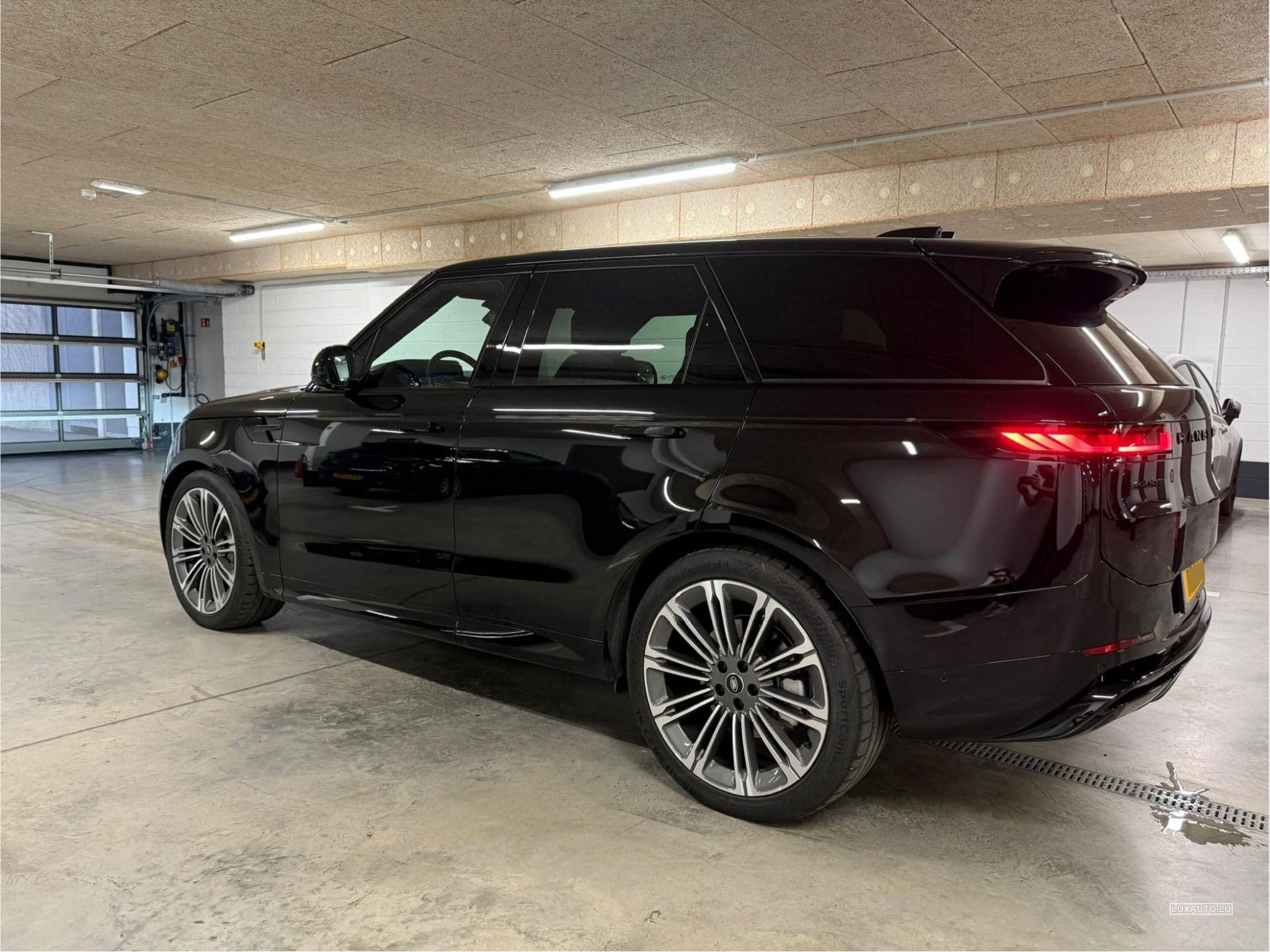 Land-Rover Range Rover Sport 300D Dynamic HSE Edition Santorini Black (2025) - Foto 2