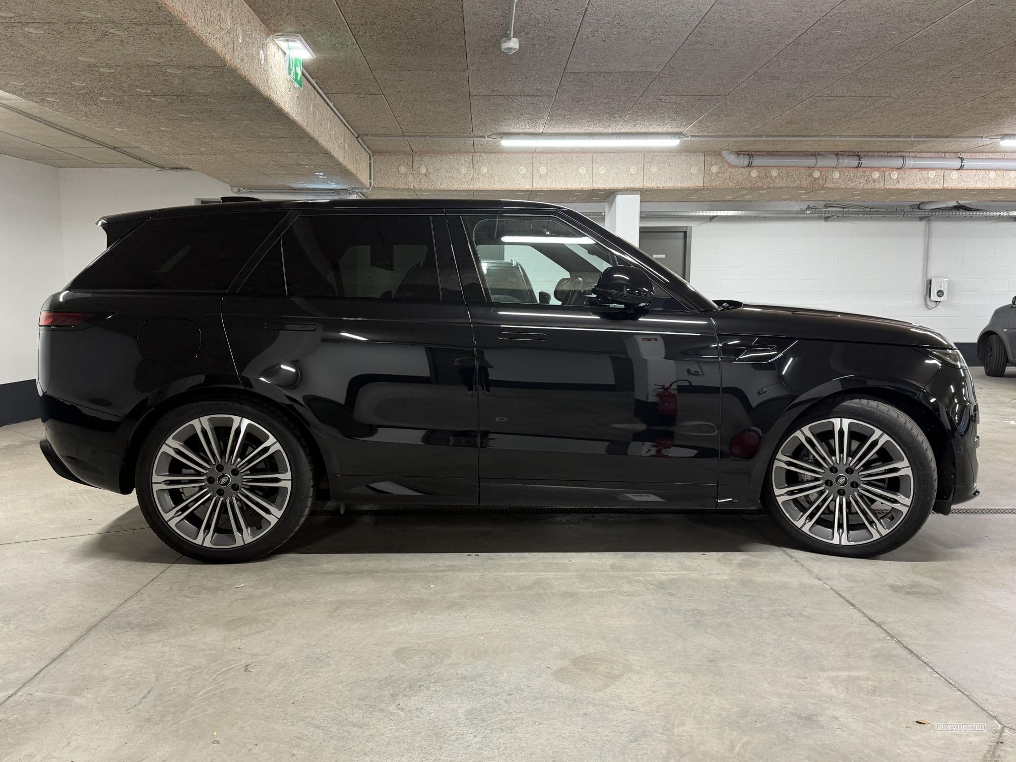 Land-Rover Range Rover Sport 300D Dynamic HSE Edition Santorini Black (2025) - Foto 4