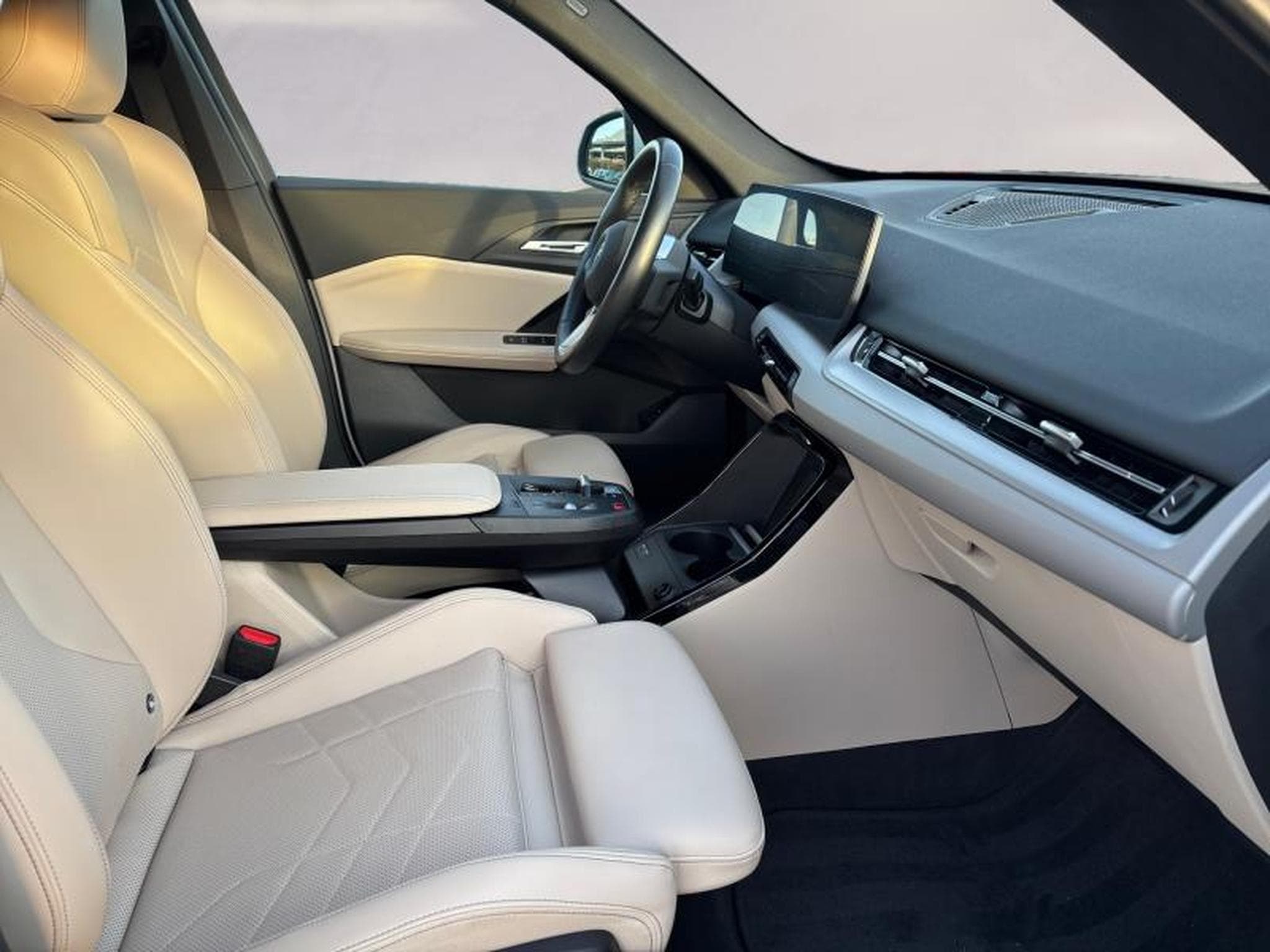 BMW iX1 iX1 xDrive 30 (2023) - Photo 12