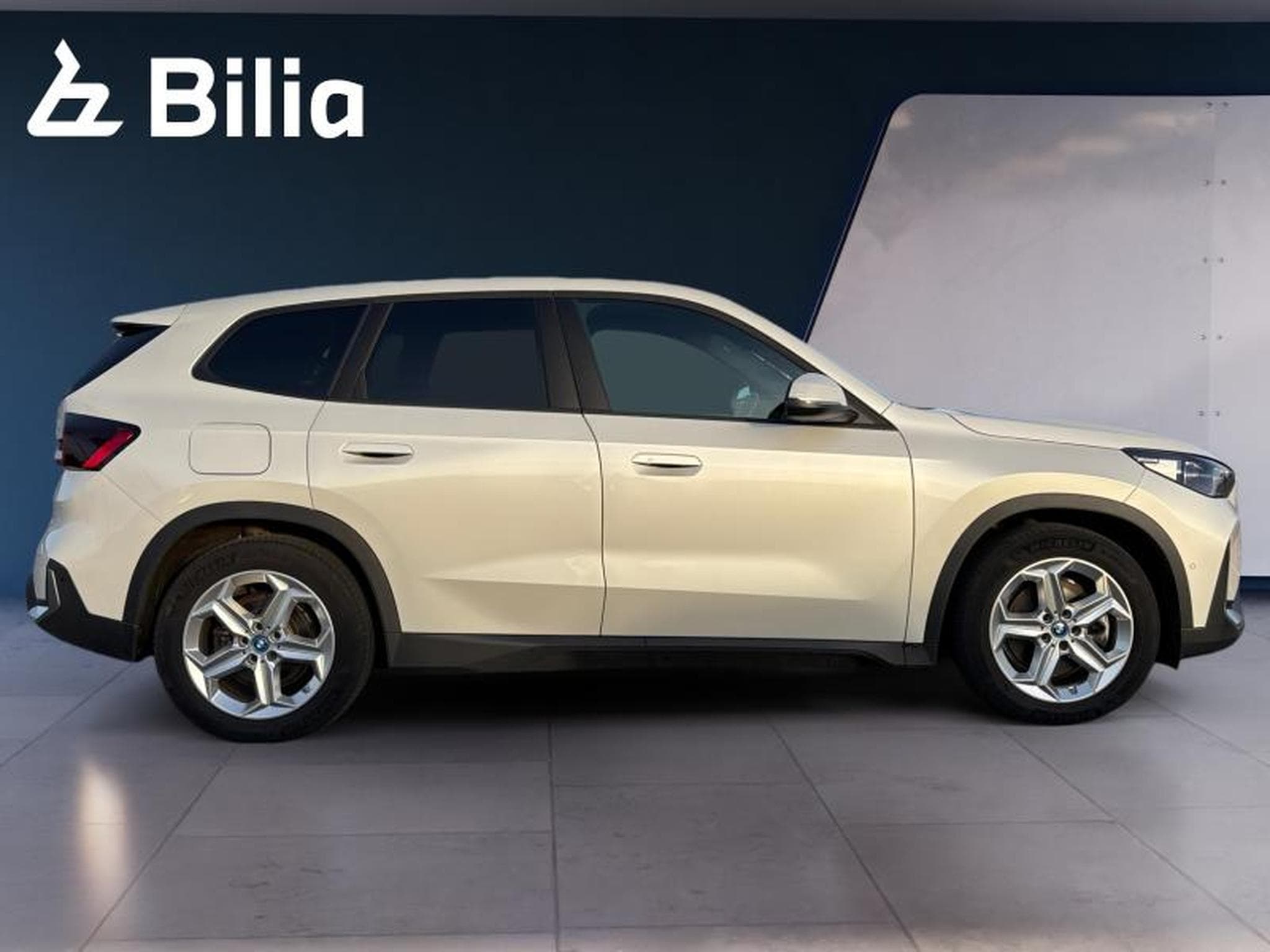 BMW iX1 iX1 xDrive 30 (2023) - Photo 3