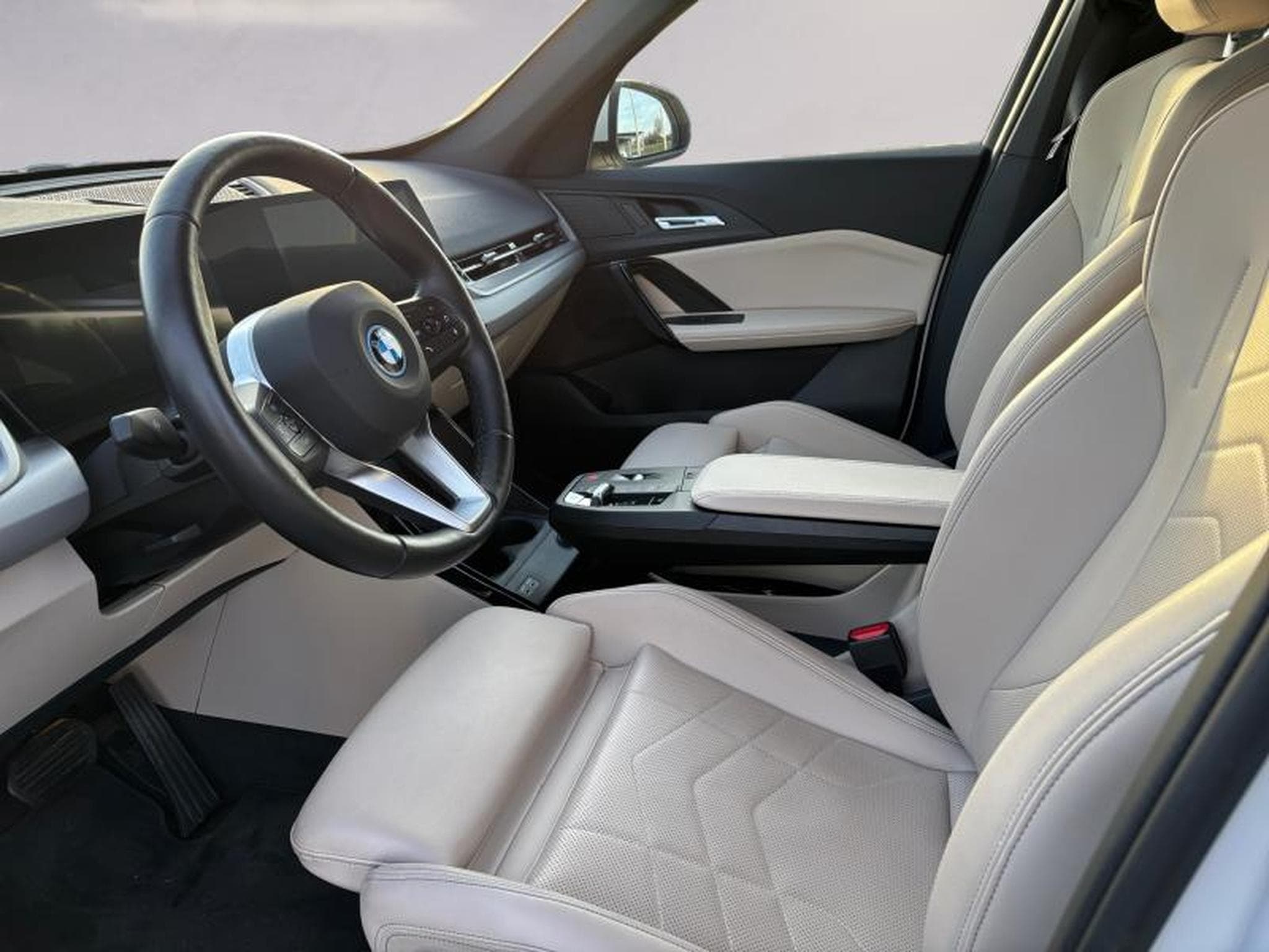 BMW iX1 iX1 xDrive 30 (2023) - Photo 5