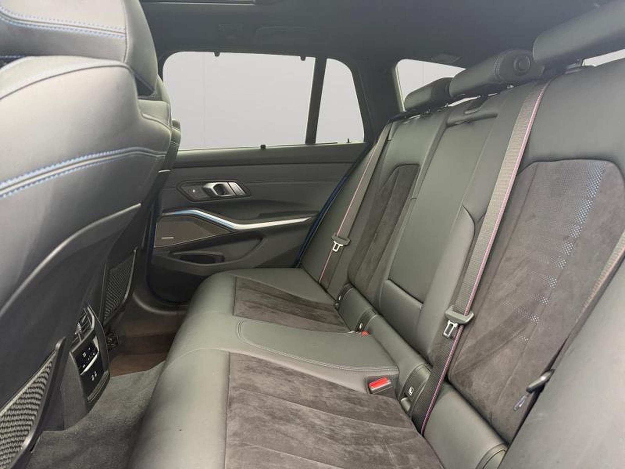 BMW 330 e Pack M / Hybride (2020) - Foto 12