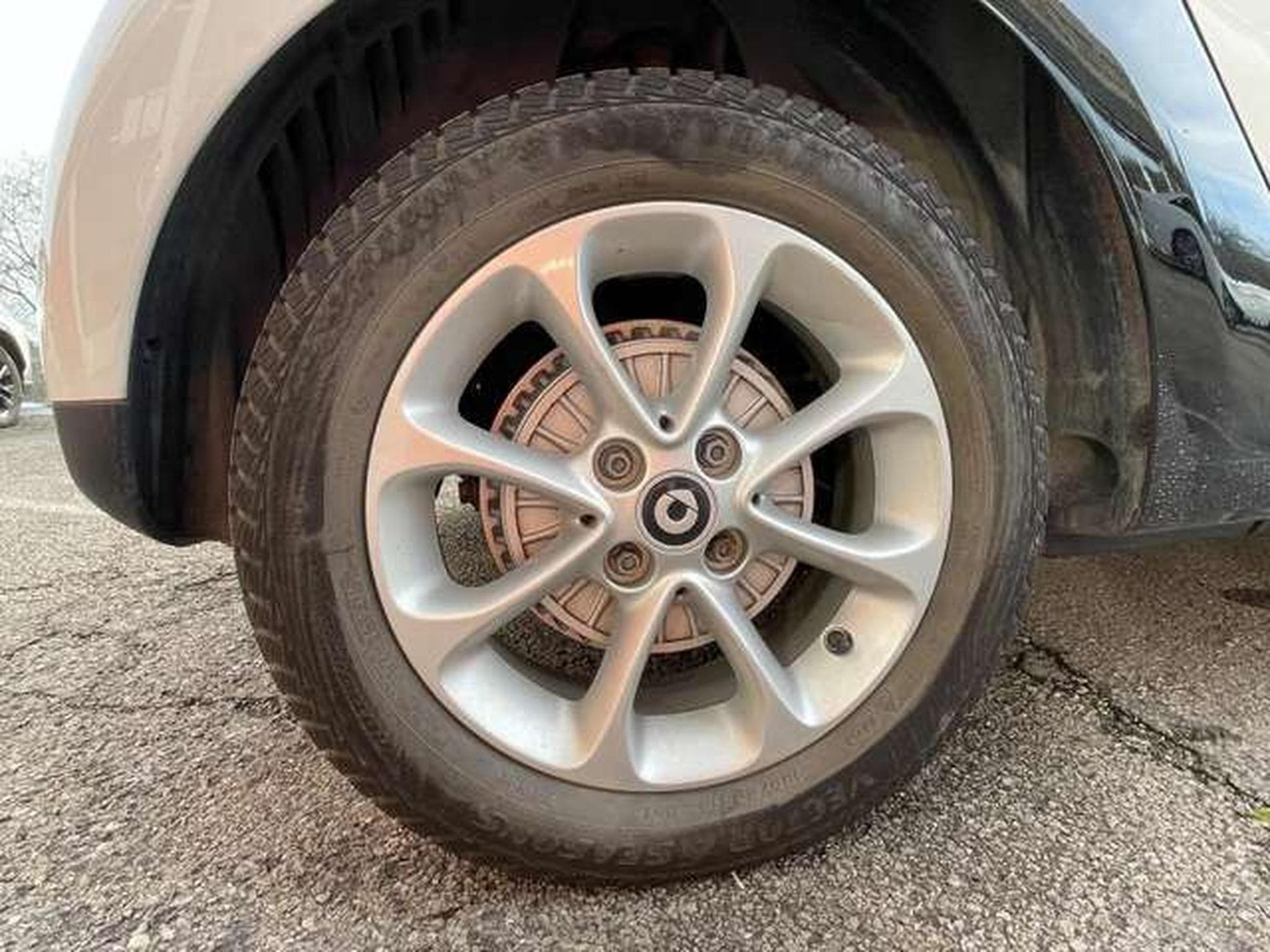 smart forFour PASSION 1.0 essence (2019) - Foto 27