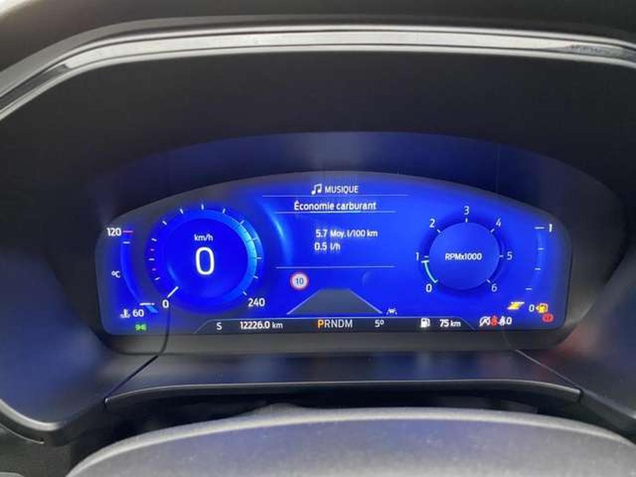 Ford Kuga 2.0 D EcoBlue ST Line -JUSQU'A 48 MOIS DE GARANTIE (2024) - Foto 11