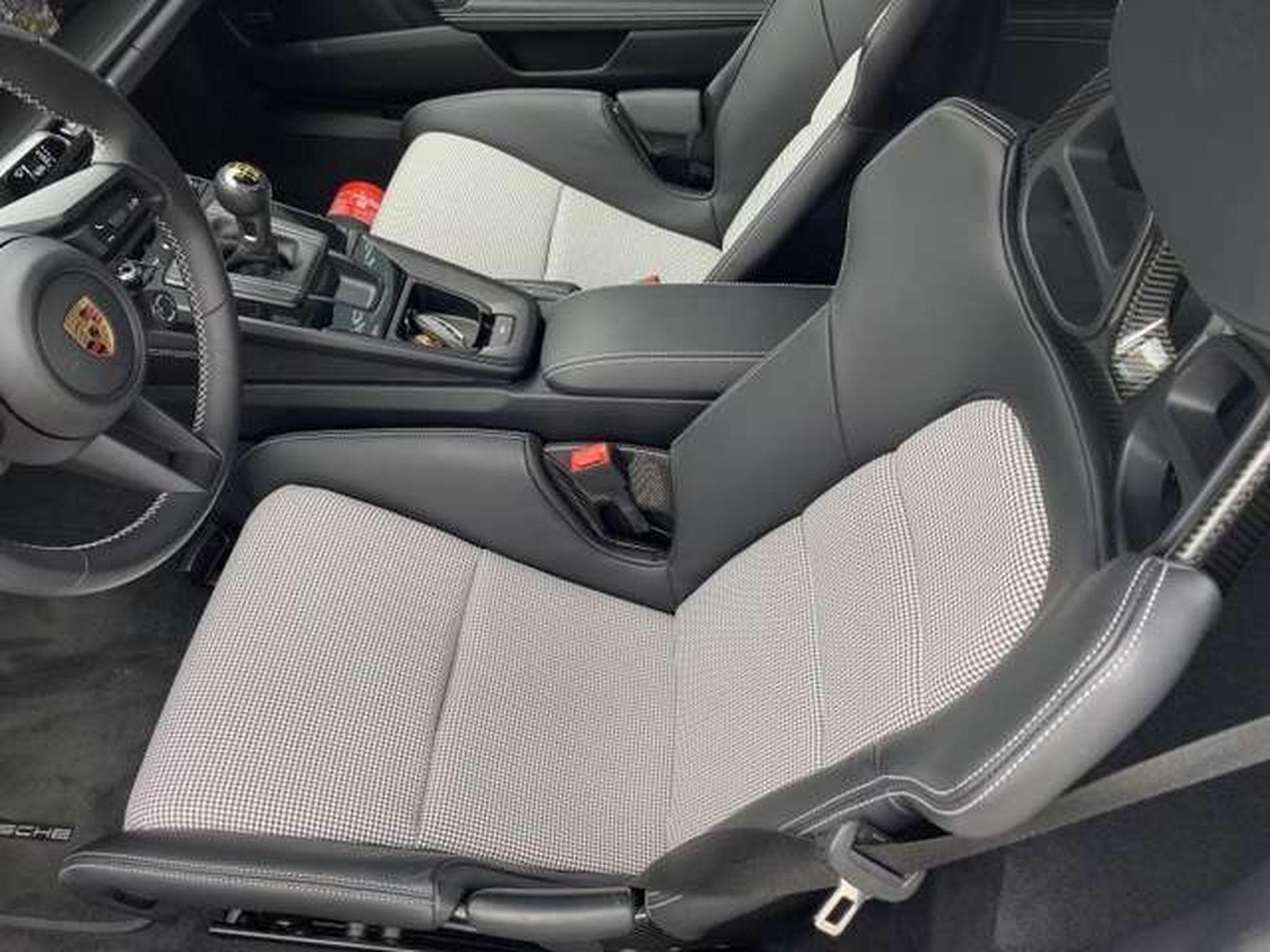 Porsche 911 GT3 Touring BM6 LIFT + 90L GAR (2023) - Photo 19