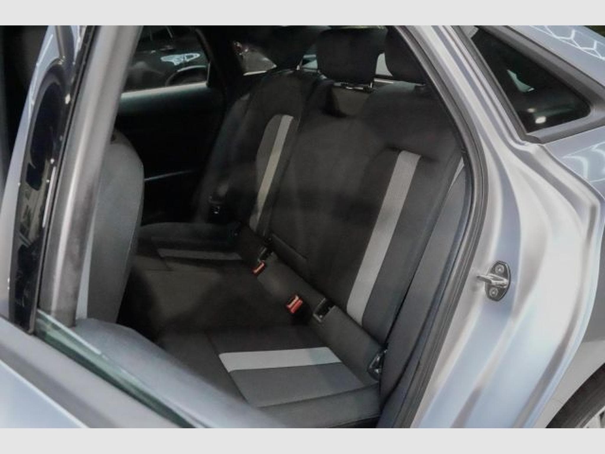 Audi A3 A3 30 TFSI S-Tronic LIMOUSINE NAVI LED AHK ACC (2022) - Photo 13