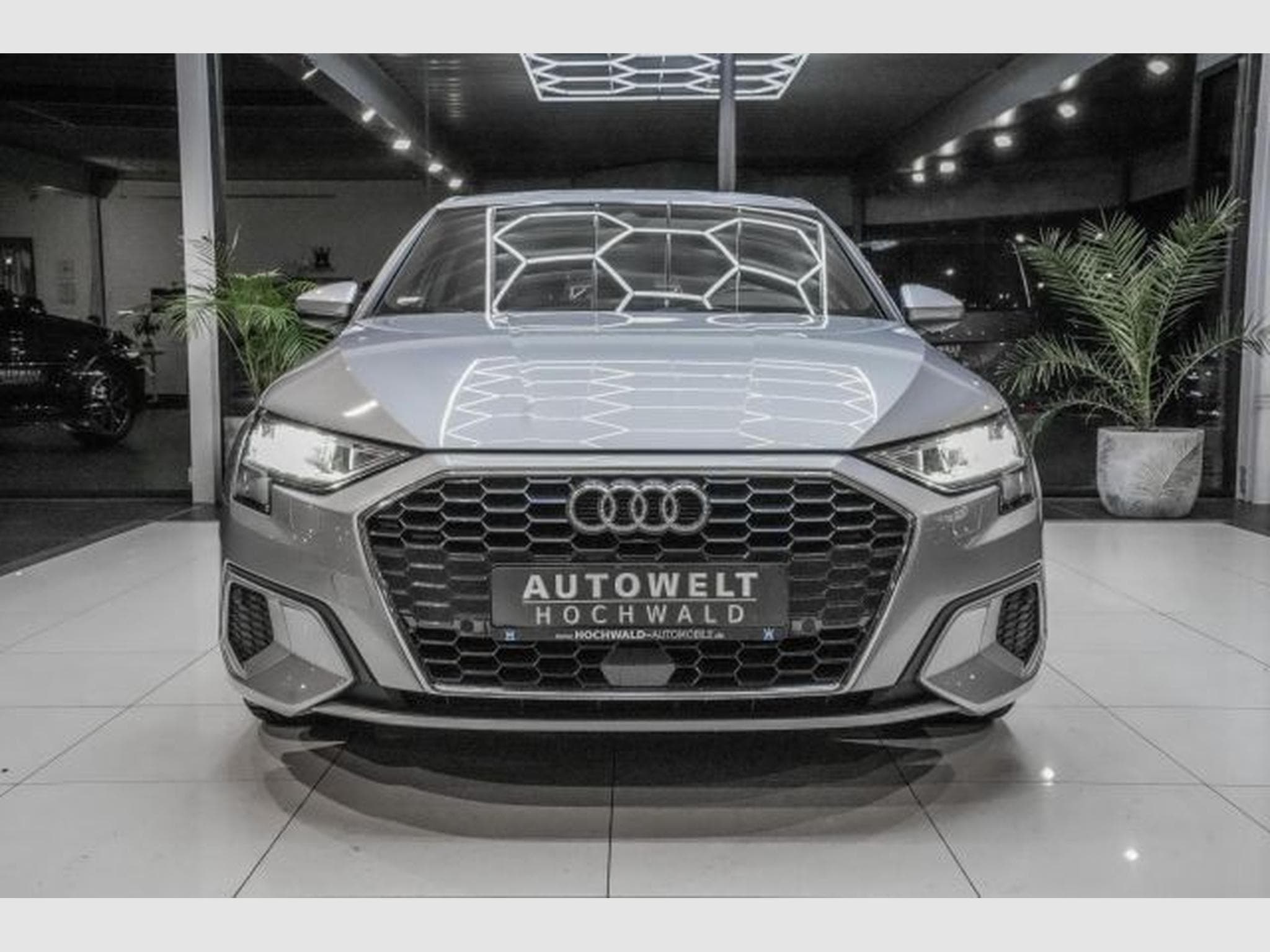 Audi A3 A3 30 TFSI S-Tronic LIMOUSINE NAVI LED AHK ACC (2022) - Photo 3