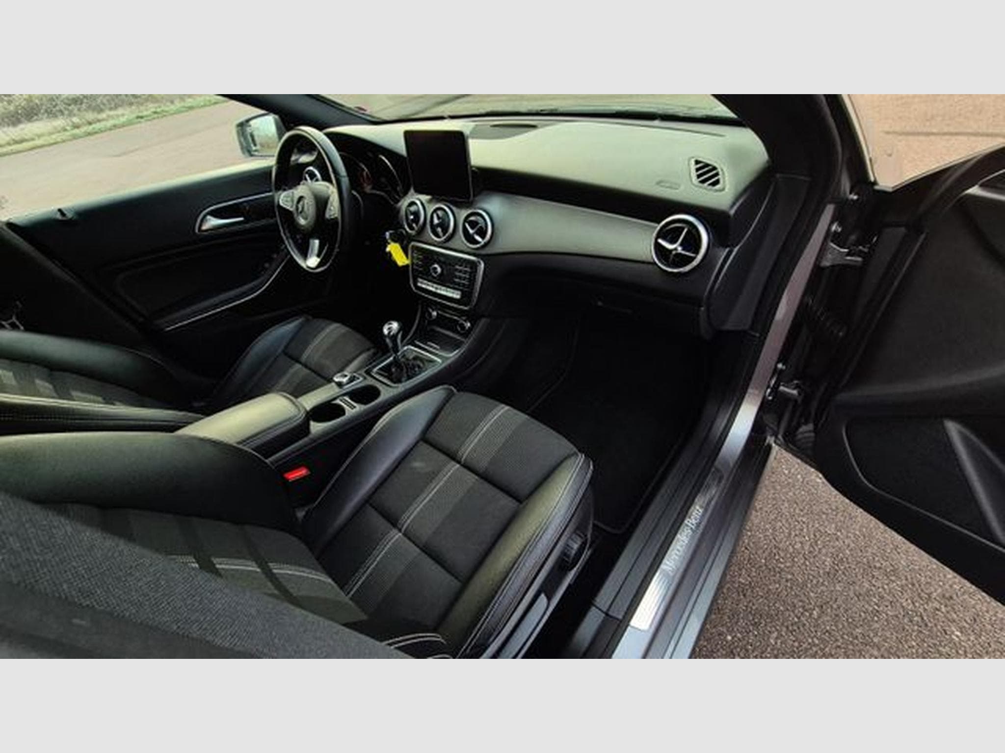 Mercedes CLA 180 Mercedes-Benz CLA Shooting Brake CLA 180, Navi, (2016) - Foto 14