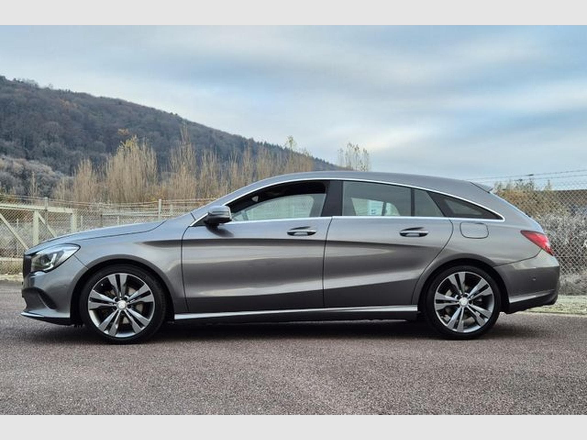 Mercedes CLA 180 Mercedes-Benz CLA Shooting Brake CLA 180, Navi, (2016) - Foto 2