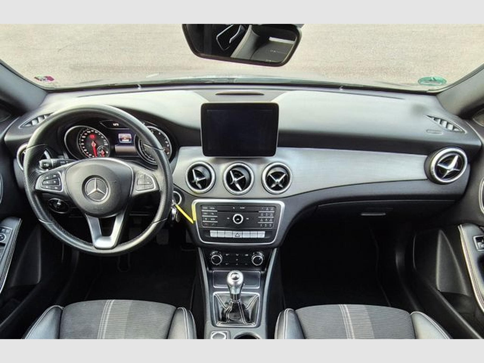 Mercedes CLA 180 Mercedes-Benz CLA Shooting Brake CLA 180, Navi, (2016) - Foto 9