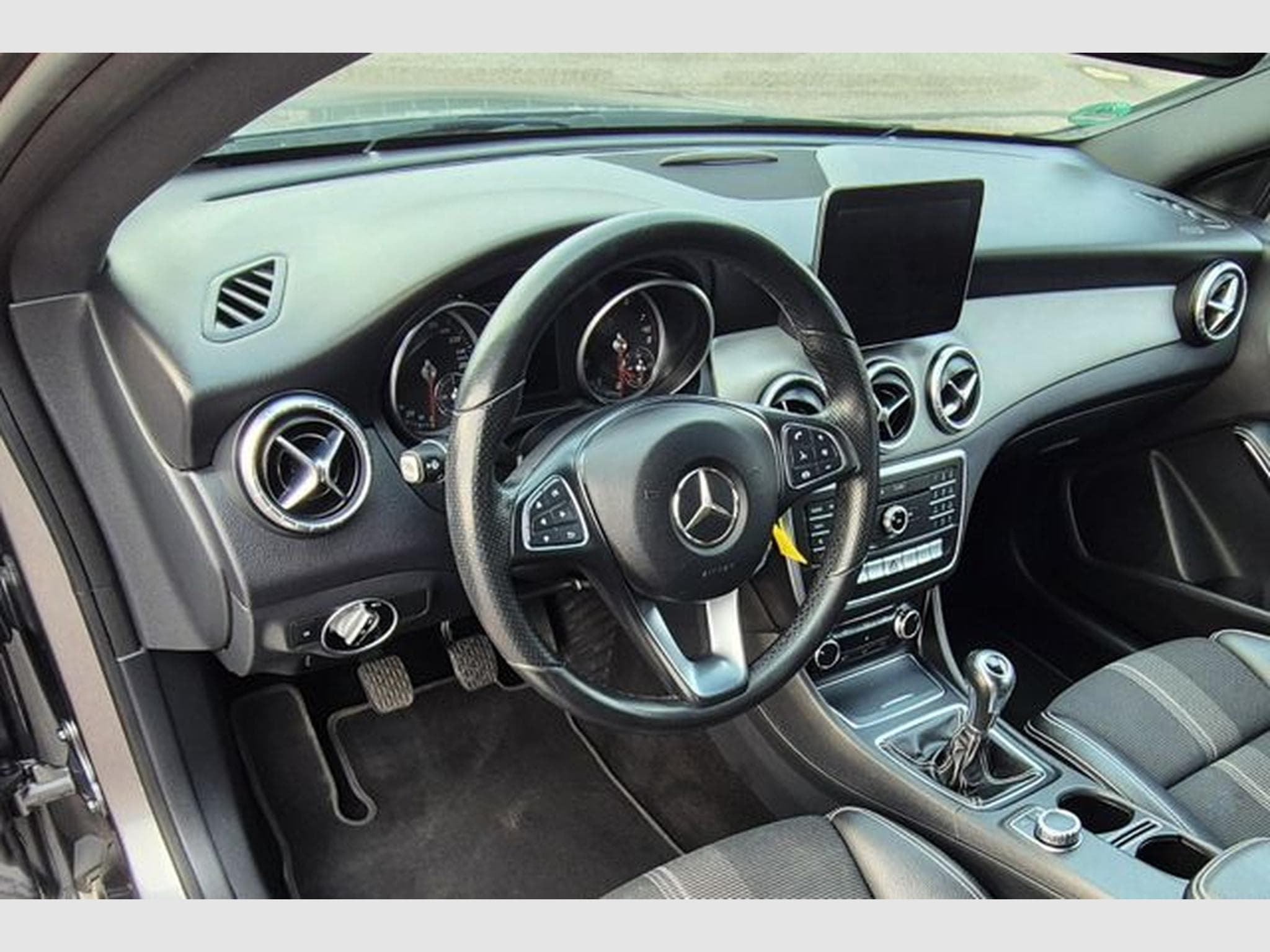 Mercedes CLA CLA Shooting Brake CLA 180, Navi, LED. (2016) - Foto 14