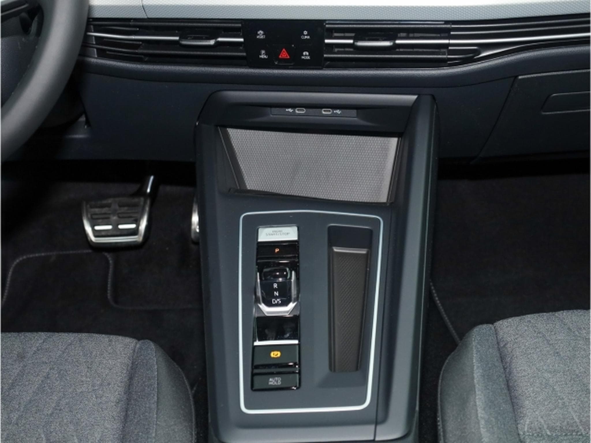 VW Golf Move 1.5 eTSI DSG Navi LED PDC SITZHZG LEDERMFL (2026) - Photo 8