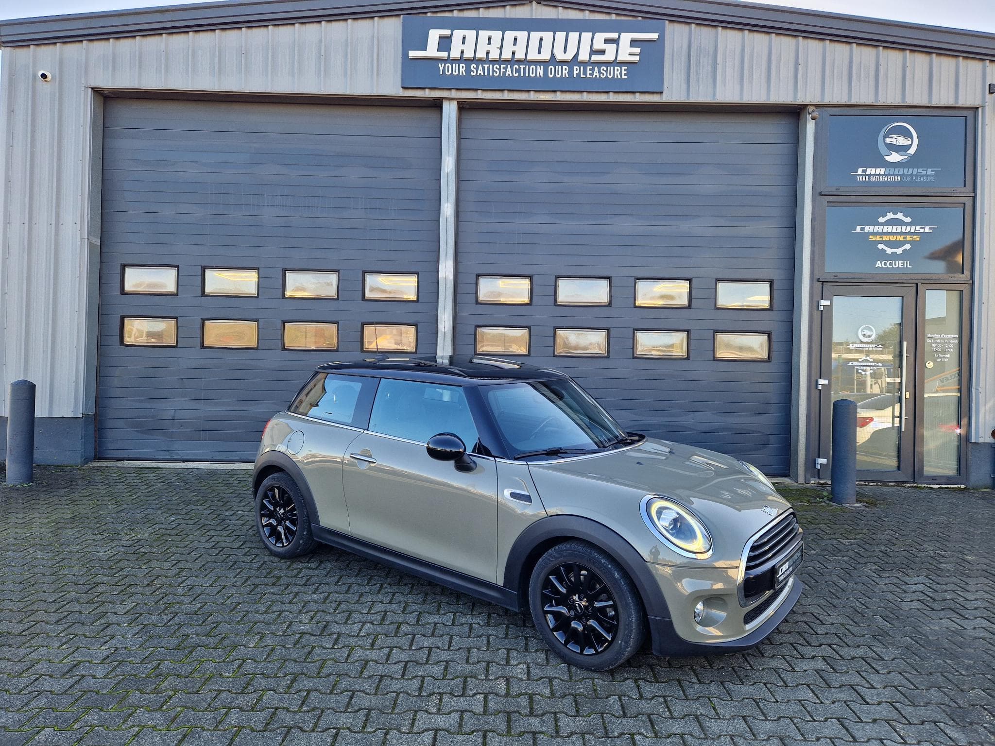 Mini Cooper 1.5 T 136 3P (2019) - Photo 3