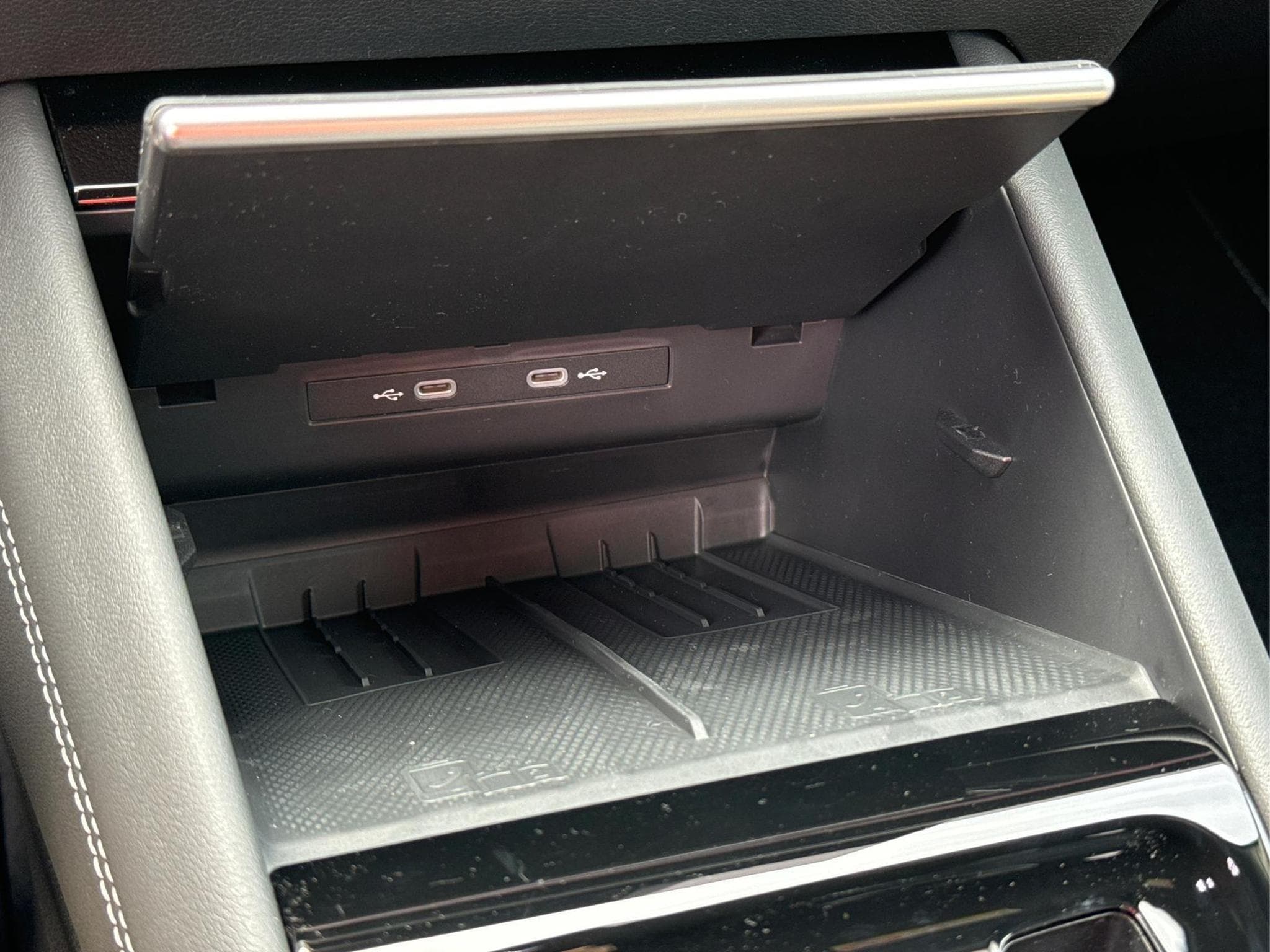 VW Tiguan R-Line (2025) - Photo 11