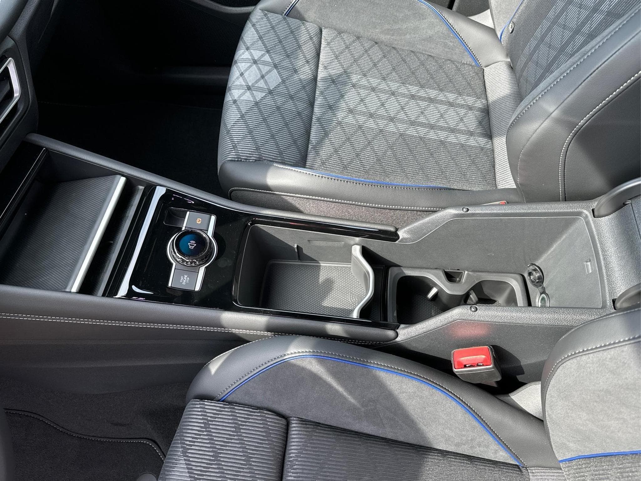 VW Tiguan R-Line (2025) - Photo 19