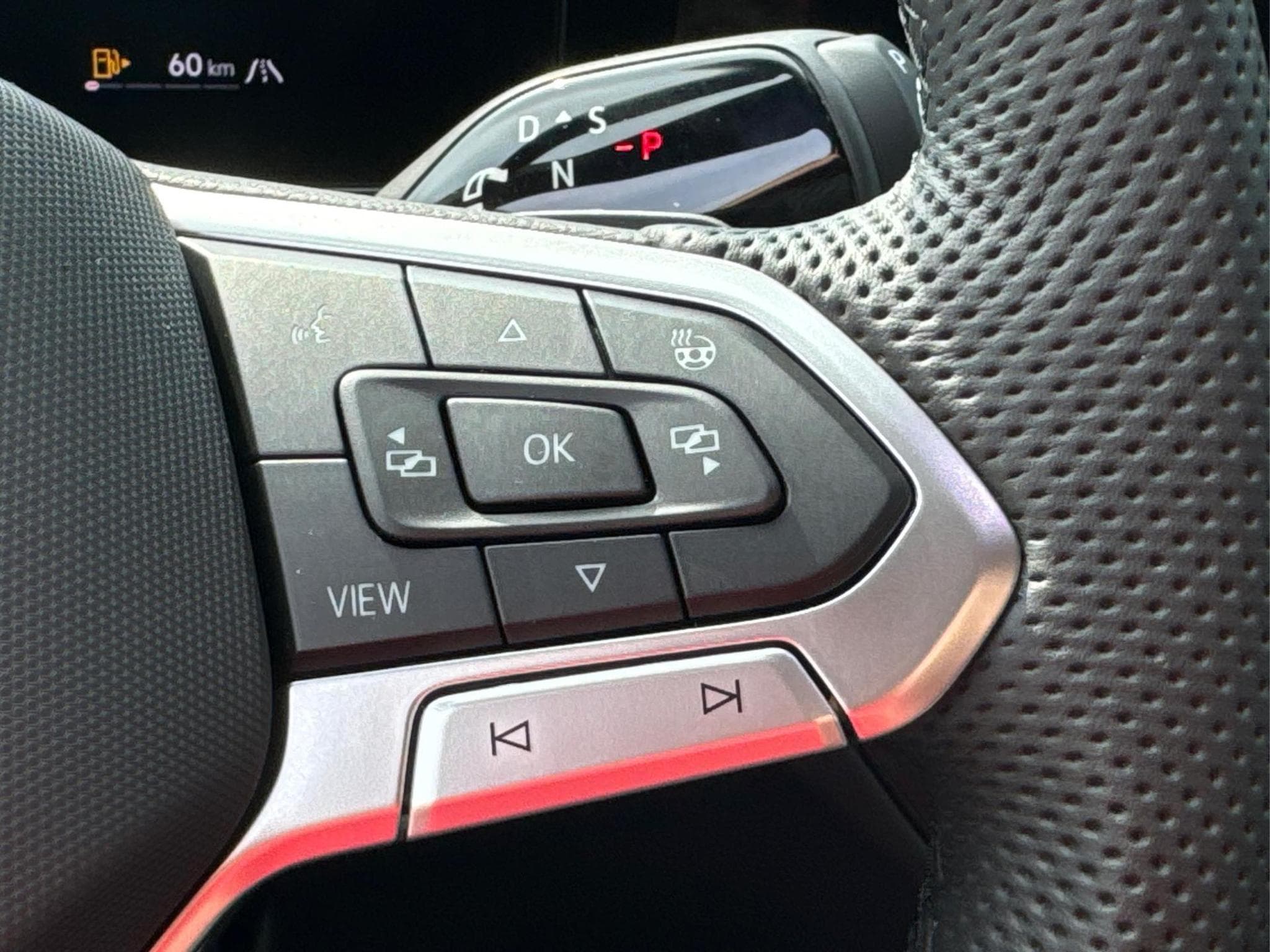 VW Tiguan R-Line (2025) - Photo 21