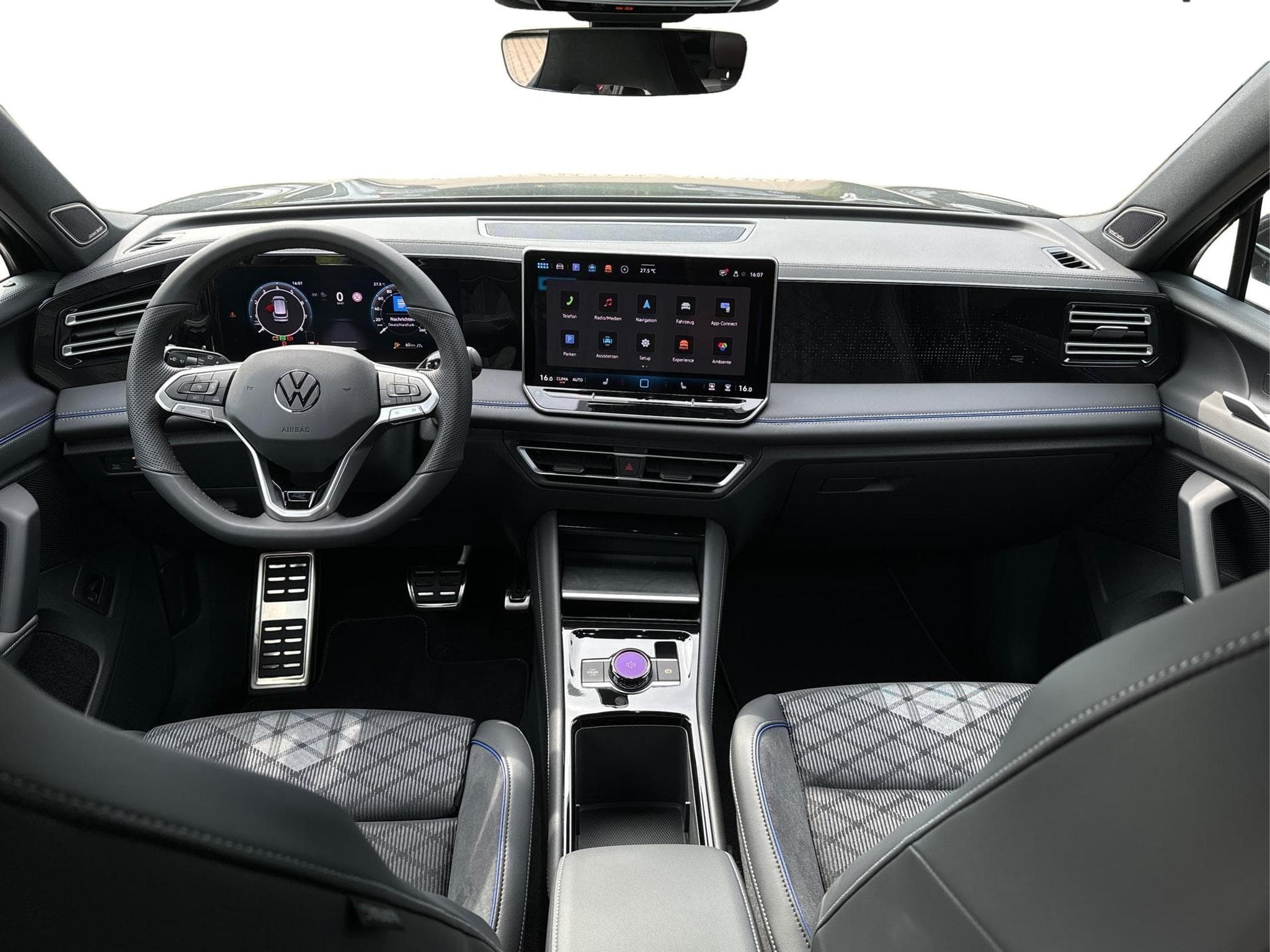 VW Tiguan R-Line (2025) - Photo 4