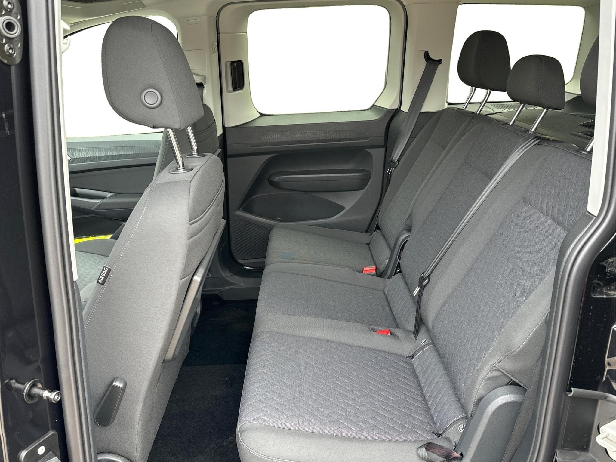 VW Caddy LIFE (2025) - Photo 15