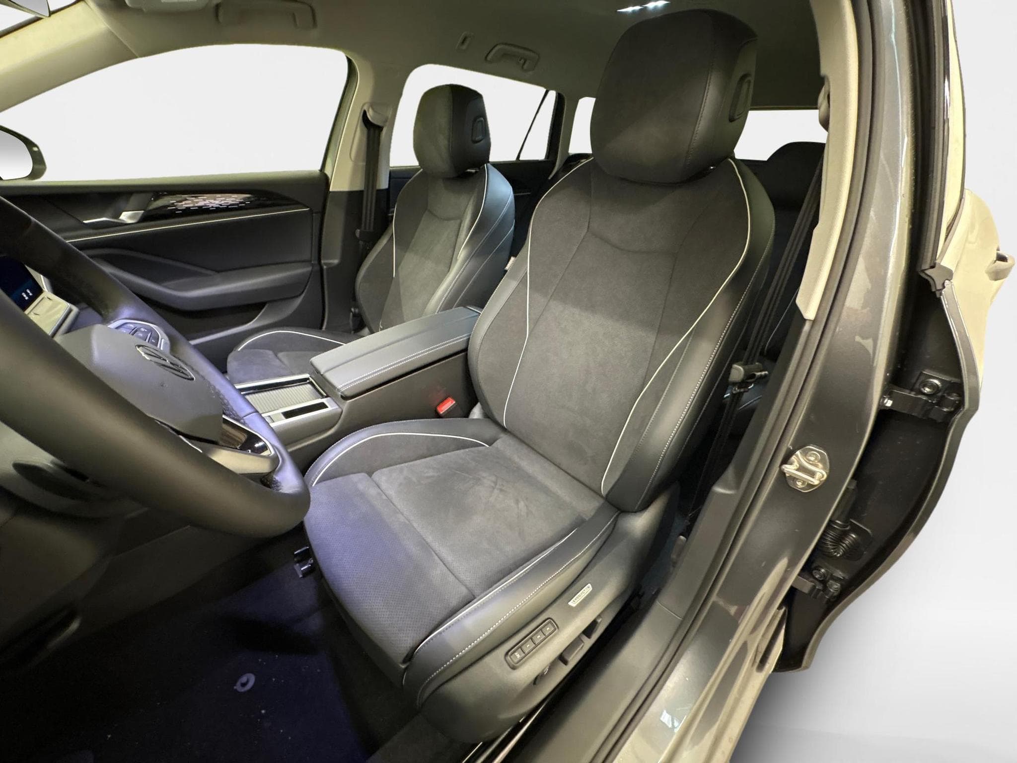 VW Passat Variant Elegance (2026) - Foto 18