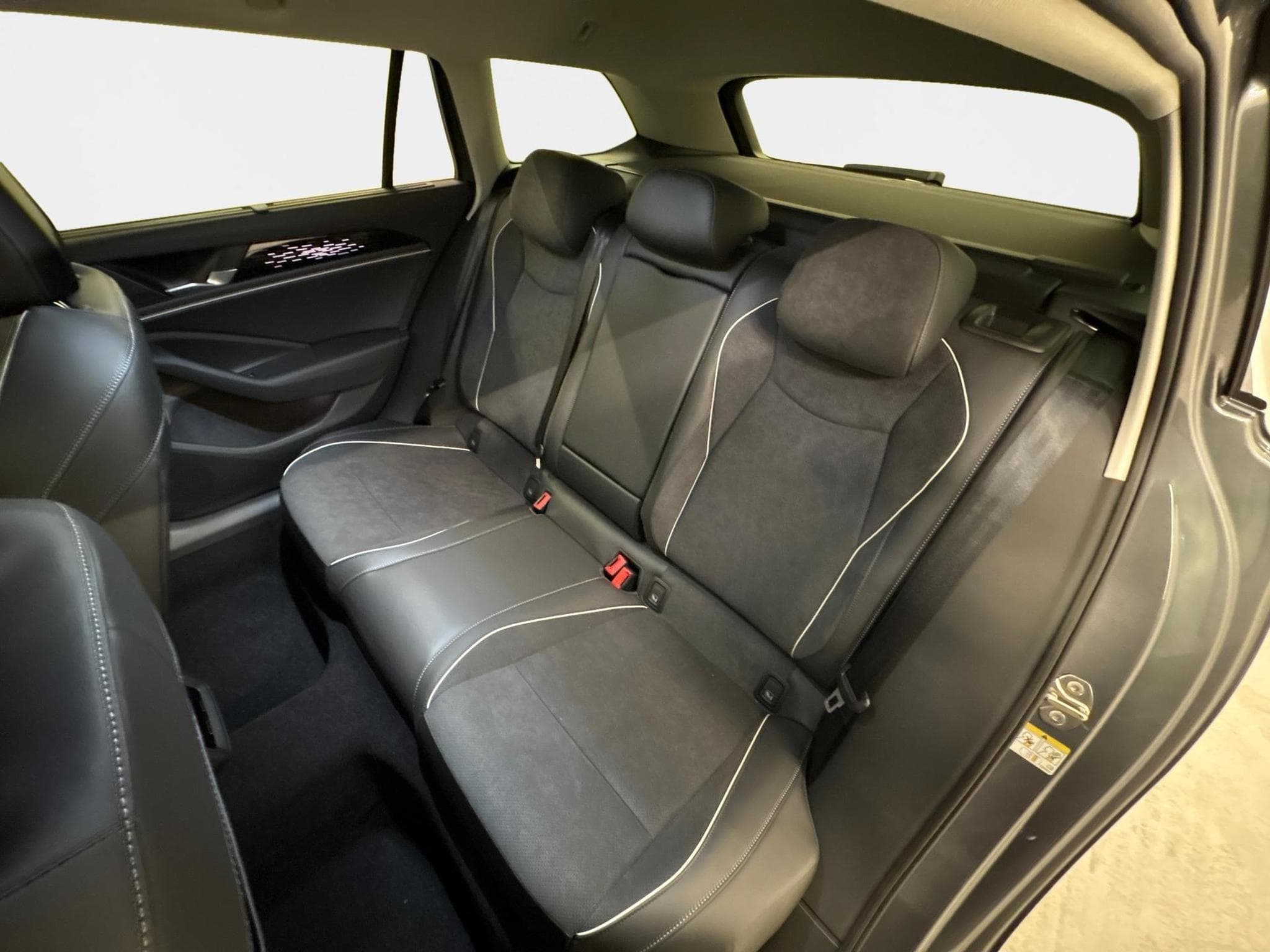 VW Passat Variant Elegance (2026) - Foto 20