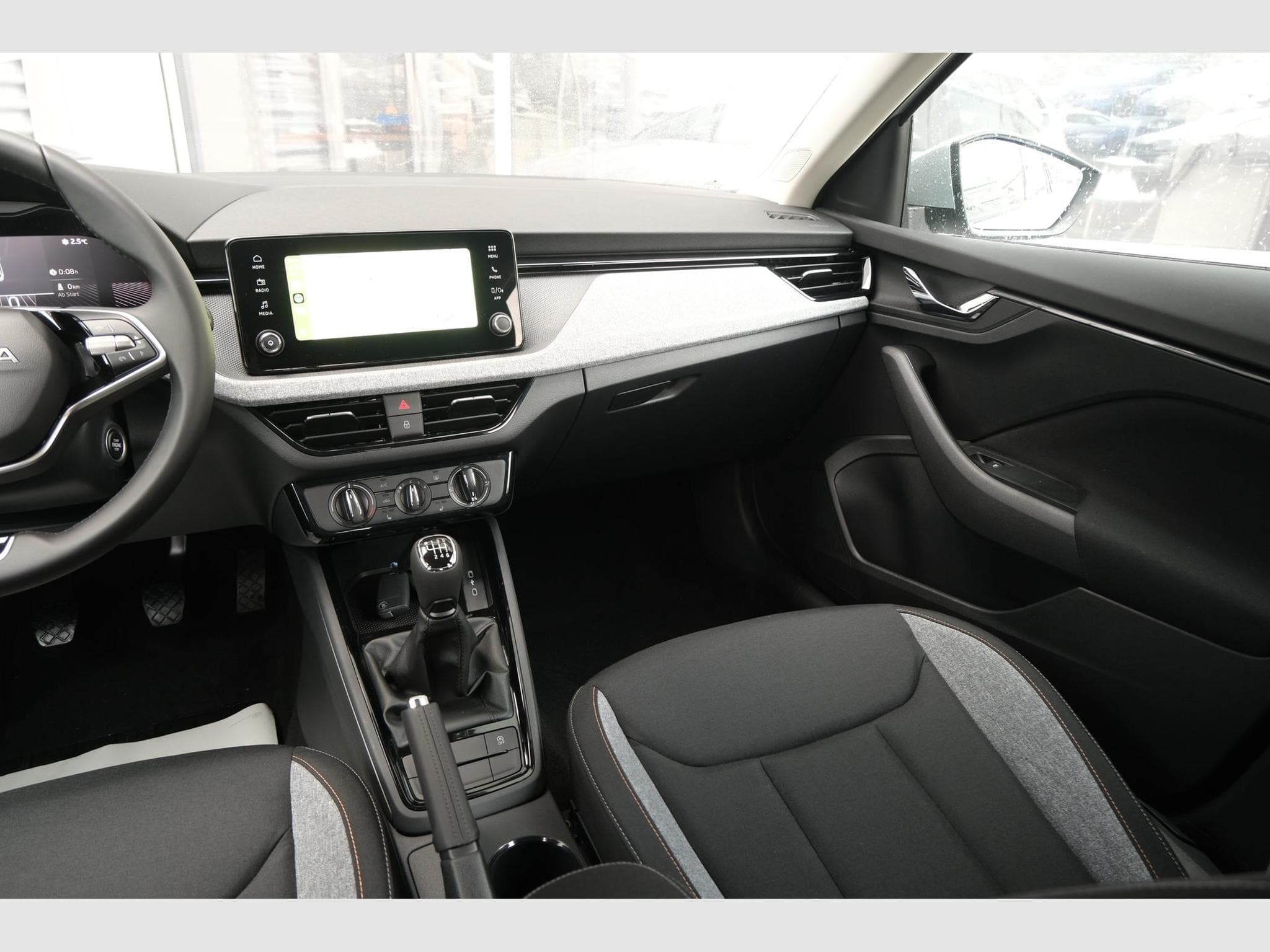 Skoda Scala 1.0 TSI Selection (2025) - Photo 25