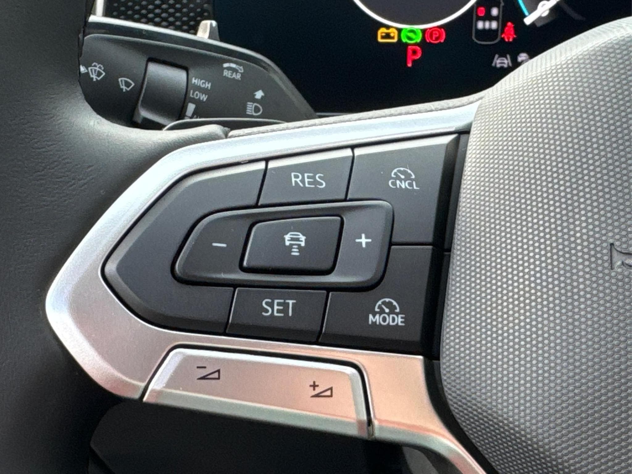 VW Passat Variant Business (2025) - Foto 10