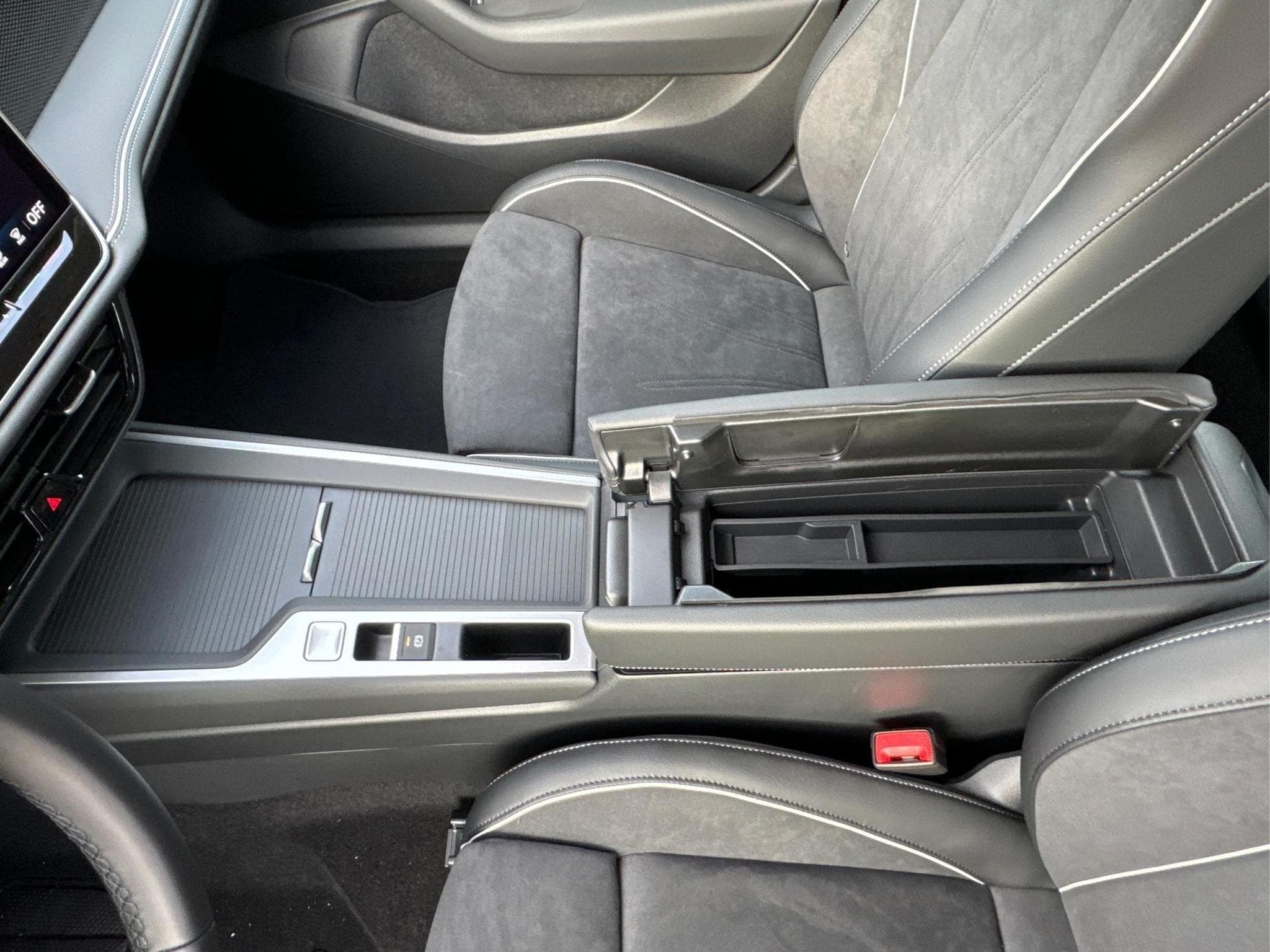 VW Passat Variant Business (2025) - Foto 19