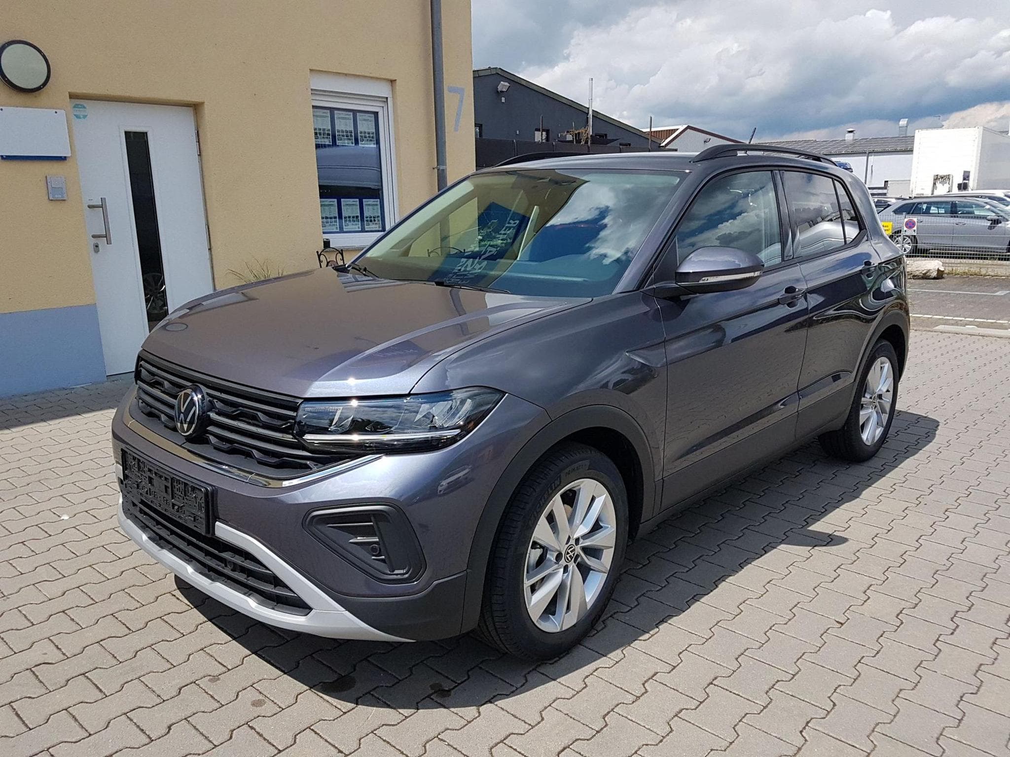VW T-Cross Limited Life AHK (2026) - Photo 1