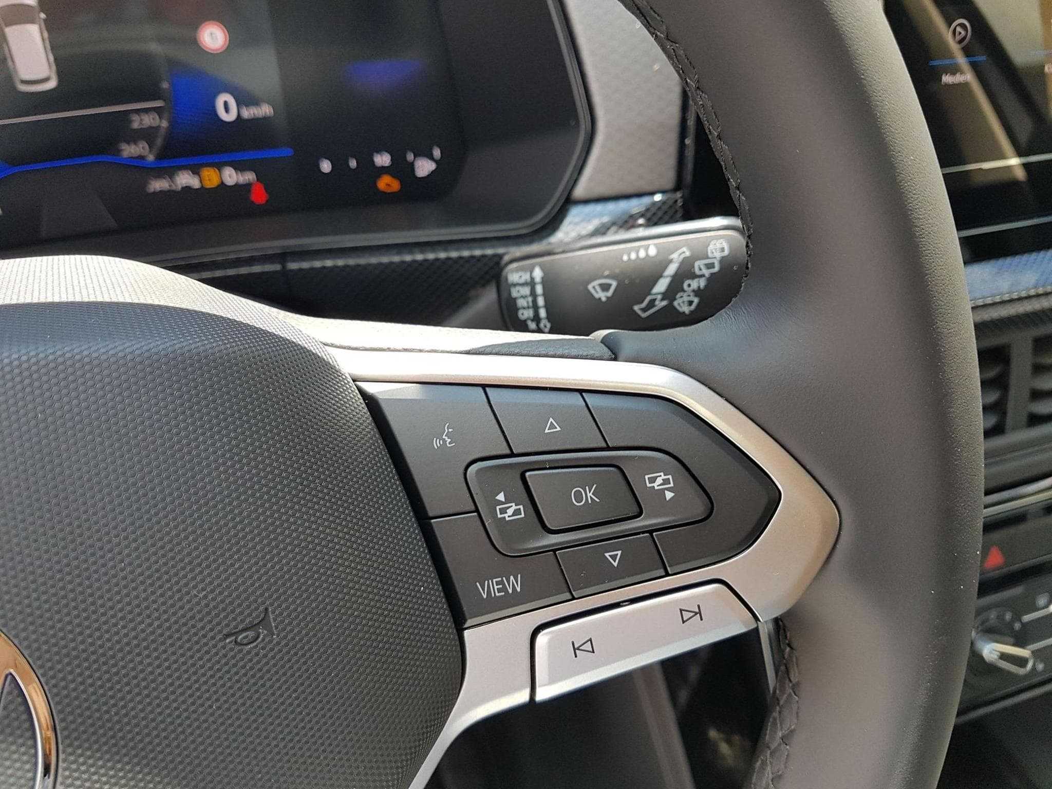 VW T-Cross Limited Life AHK (2026) - Photo 20