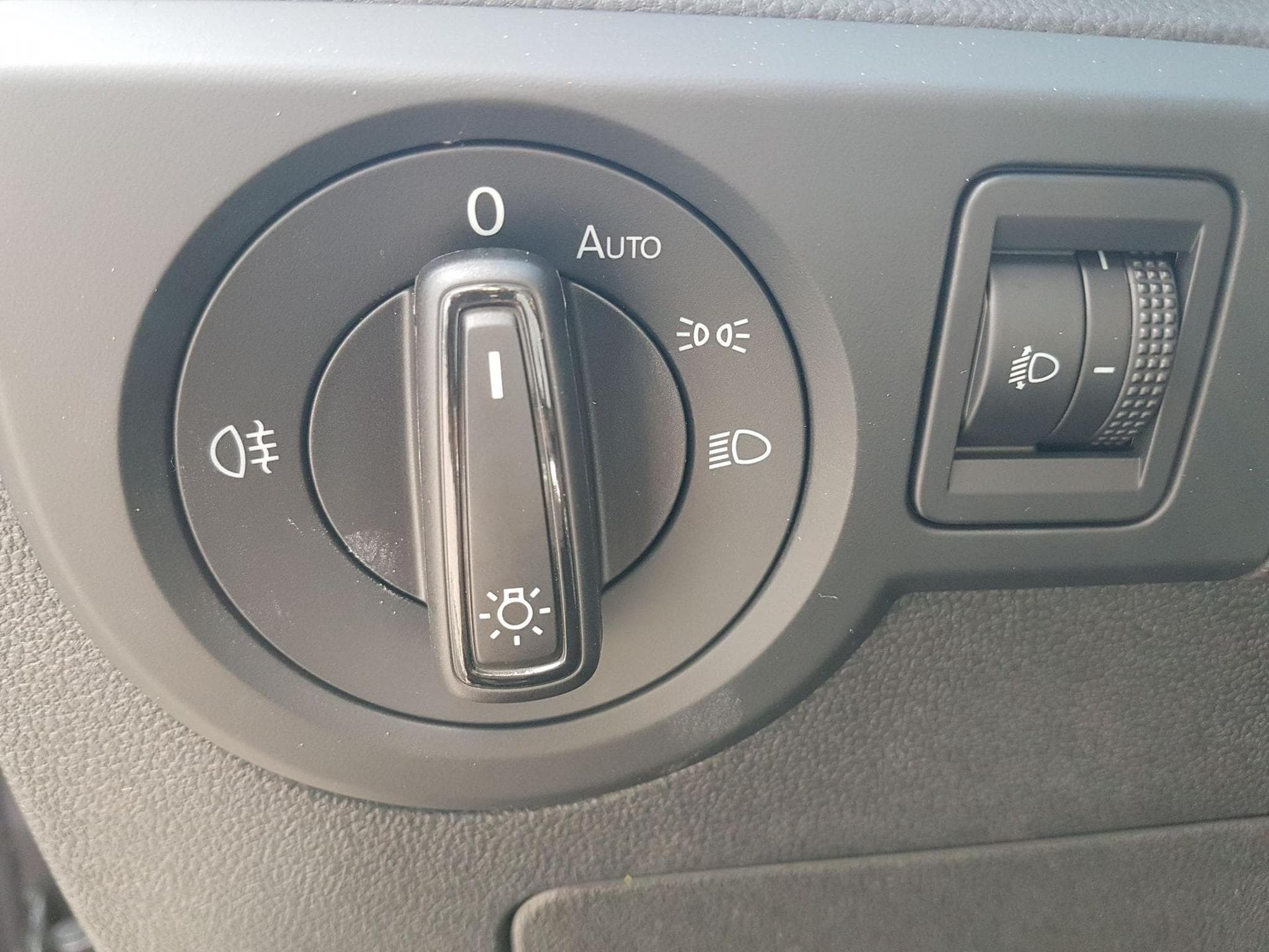 VW T-Cross Limited Life AHK (2026) - Photo 21