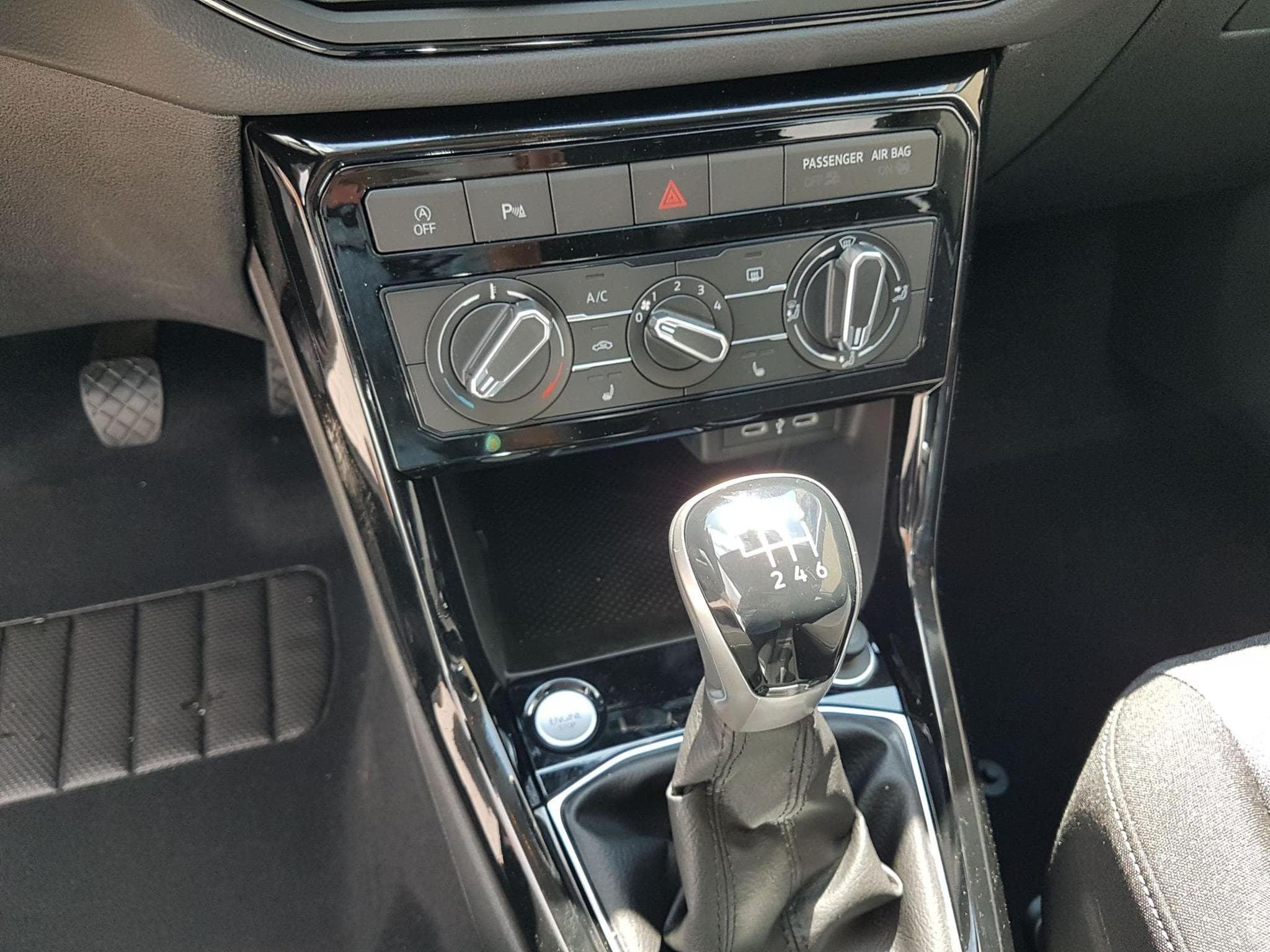 VW T-Cross Limited Life AHK (2026) - Photo 23