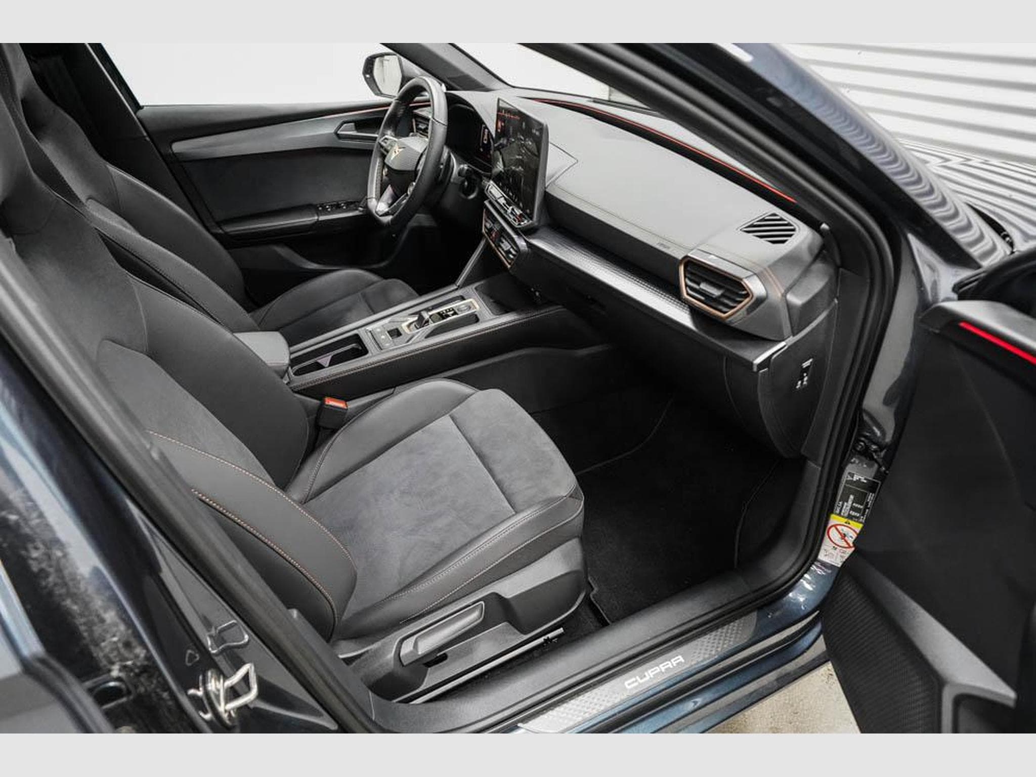 Cupra Leon ST 2,0 TSI (2025) - Foto 21