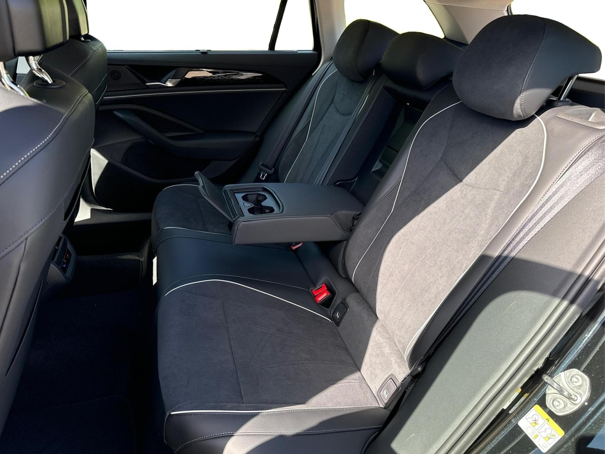 VW Passat Variant Elegance (2025) - Foto 15