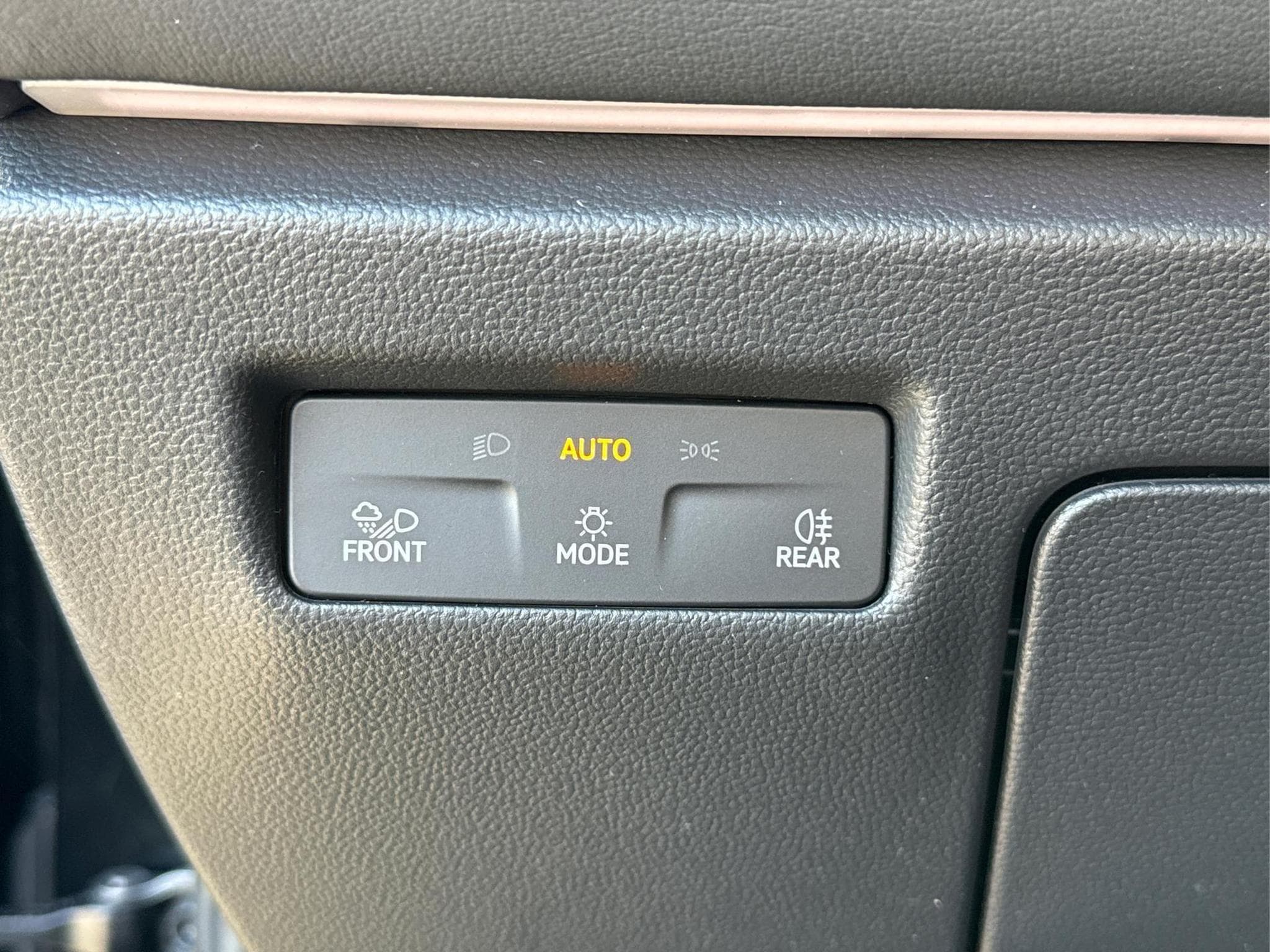 VW Passat Variant Elegance (2025) - Foto 24