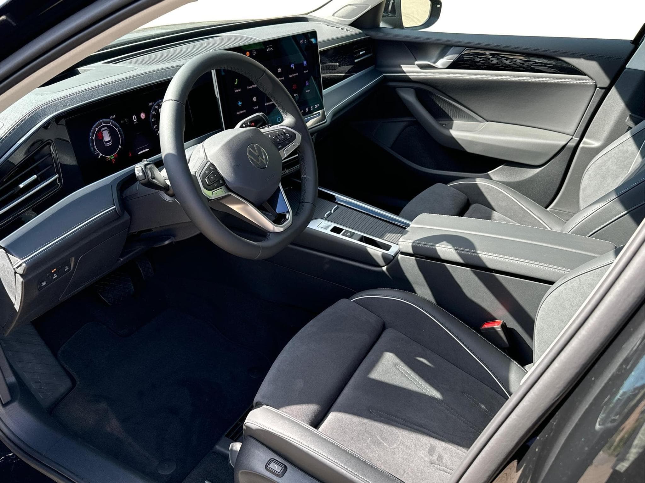 VW Passat Variant Elegance (2025) - Foto 9