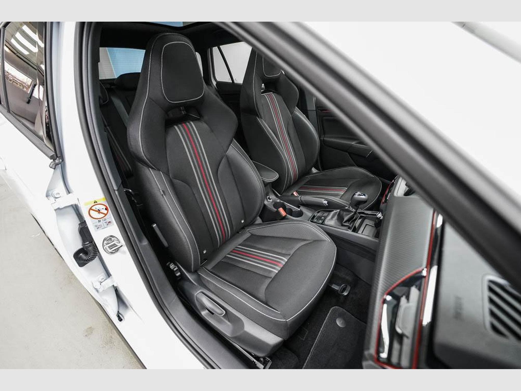 Skoda Scala 1,0 TSI DSG (2025) - Photo 19