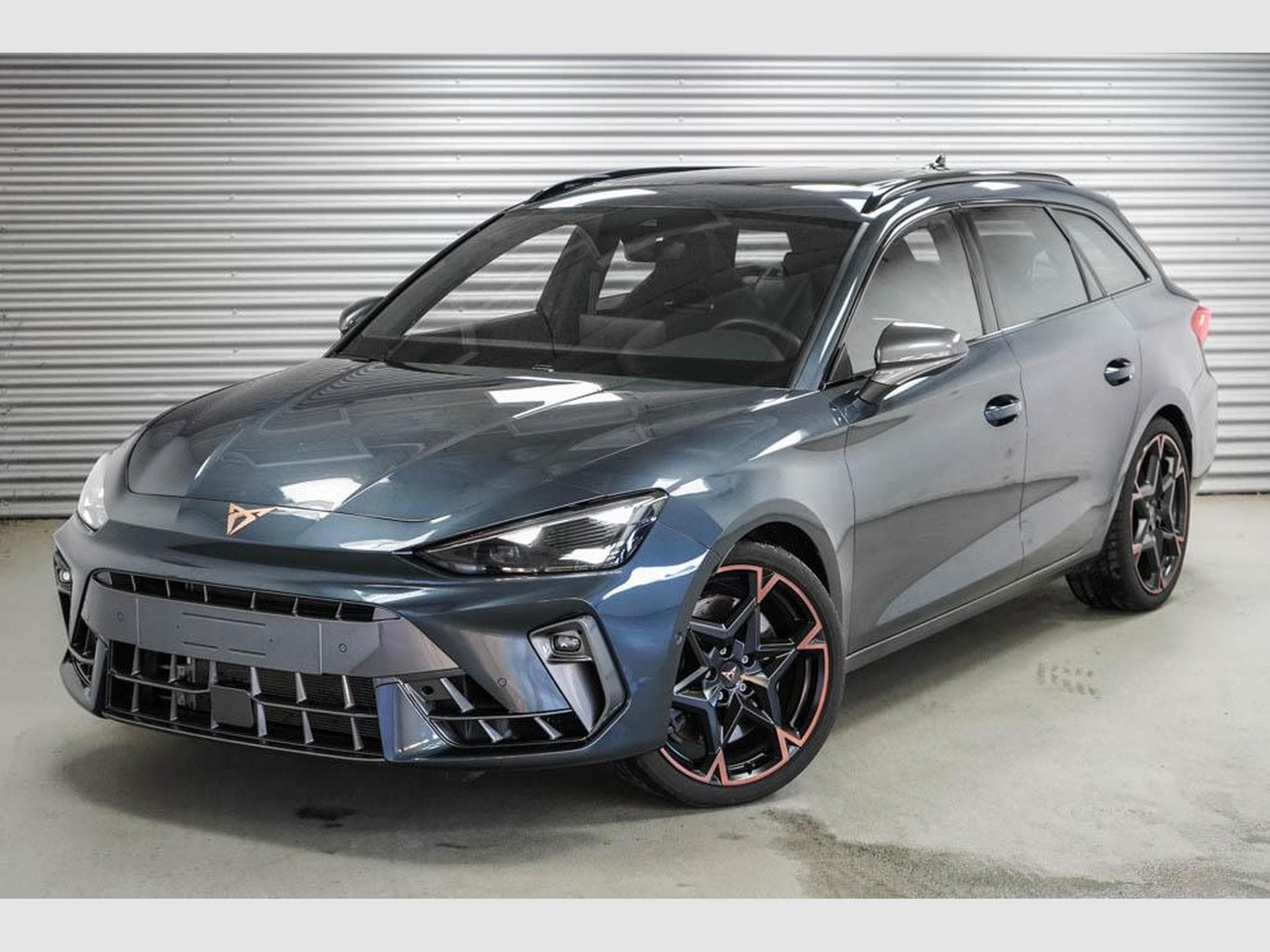 Cupra Leon ST 2,0 TSI (2025) - Foto 1