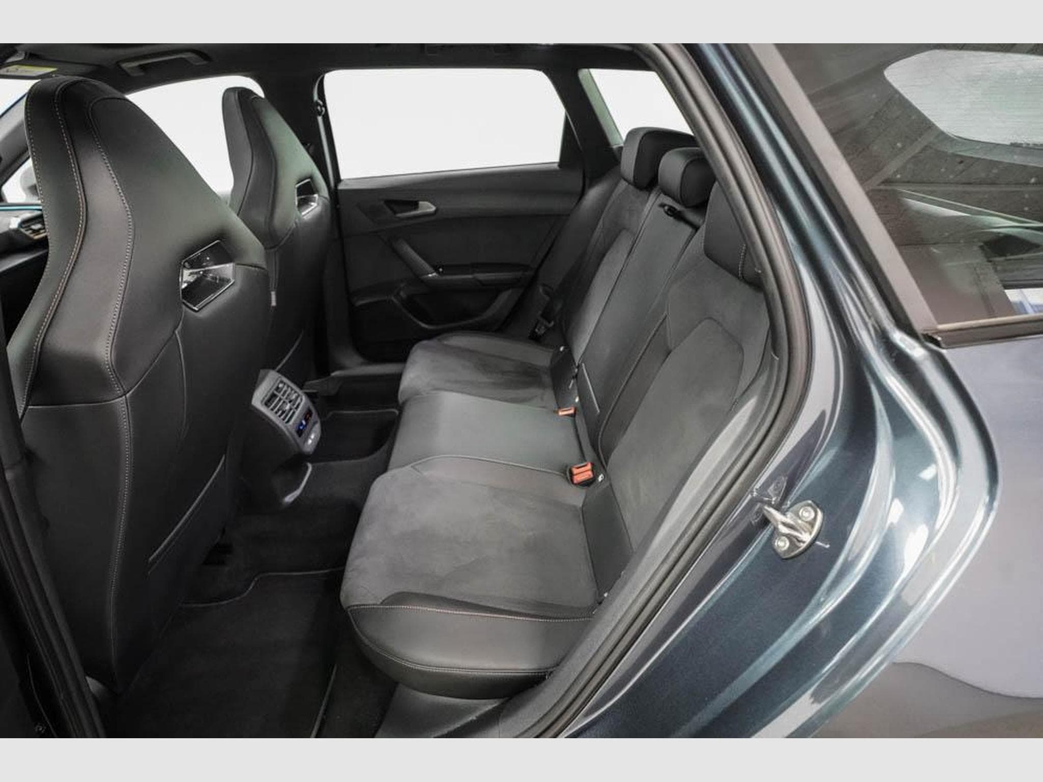 Cupra Leon ST 2,0 TSI (2025) - Foto 16