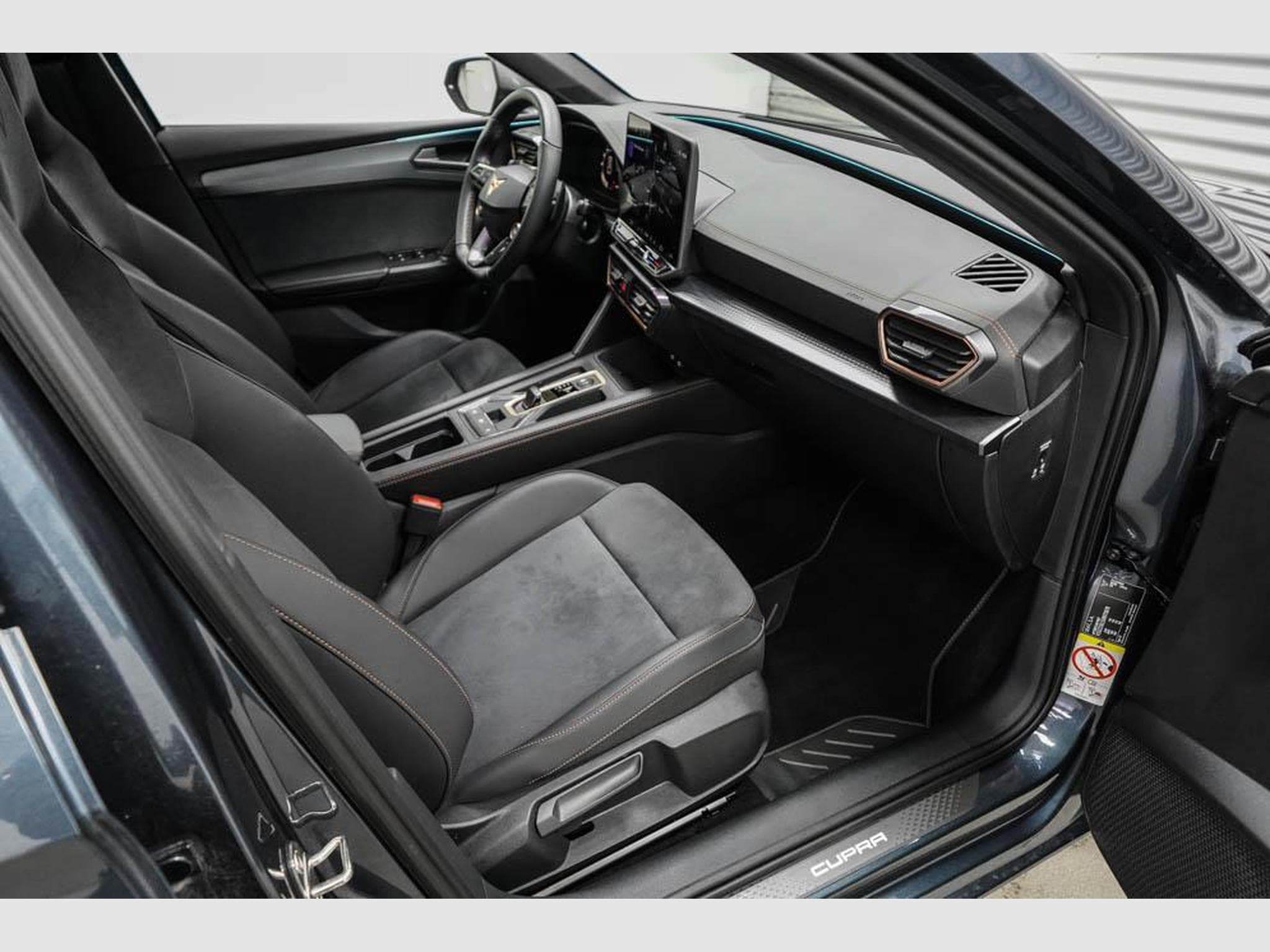 Cupra Leon ST 2,0 TSI (2025) - Foto 21